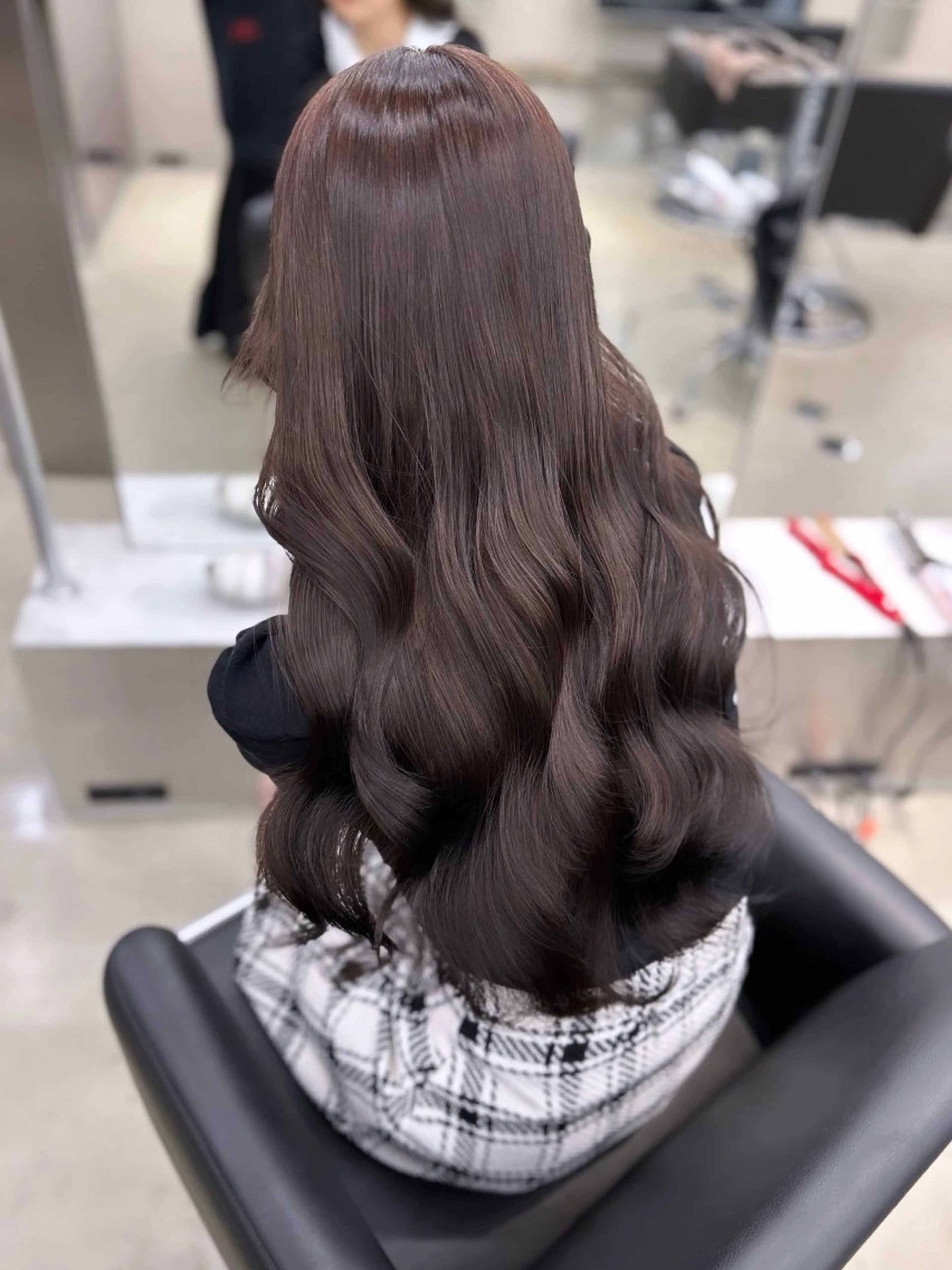 ロング カラー ヘアカラー トリートメント ヘアセット 名古屋栄♡PELE 上品な透明感ベージュのヘアスタイル