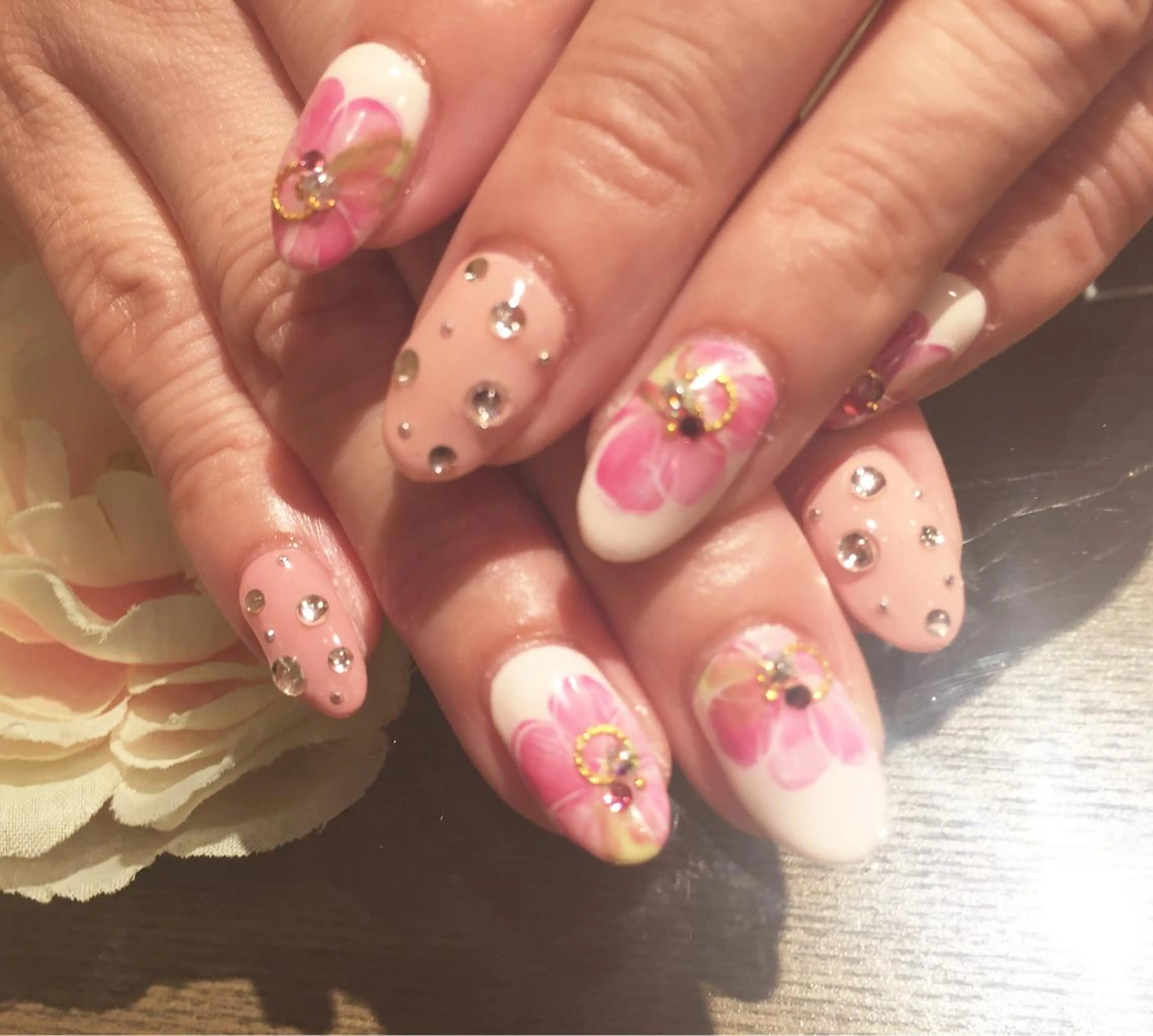 ネイル Nest 三田のマツエク・マツパデザイン