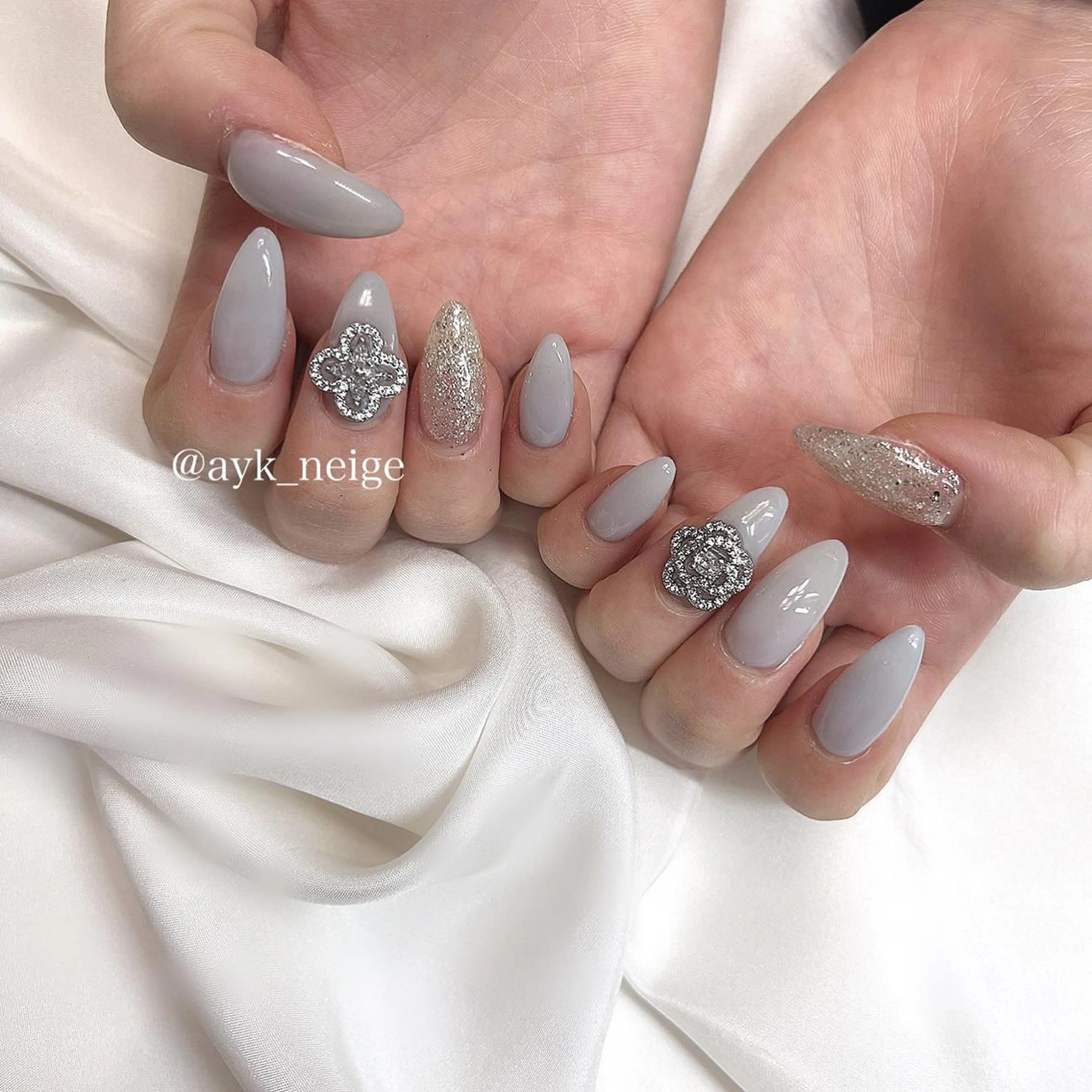 ネイル フットネイル グラデーション キラキラネイル 韓国ネイル マグネットネイル n'eige nail所属・大谷 綾香のネイルデザイン