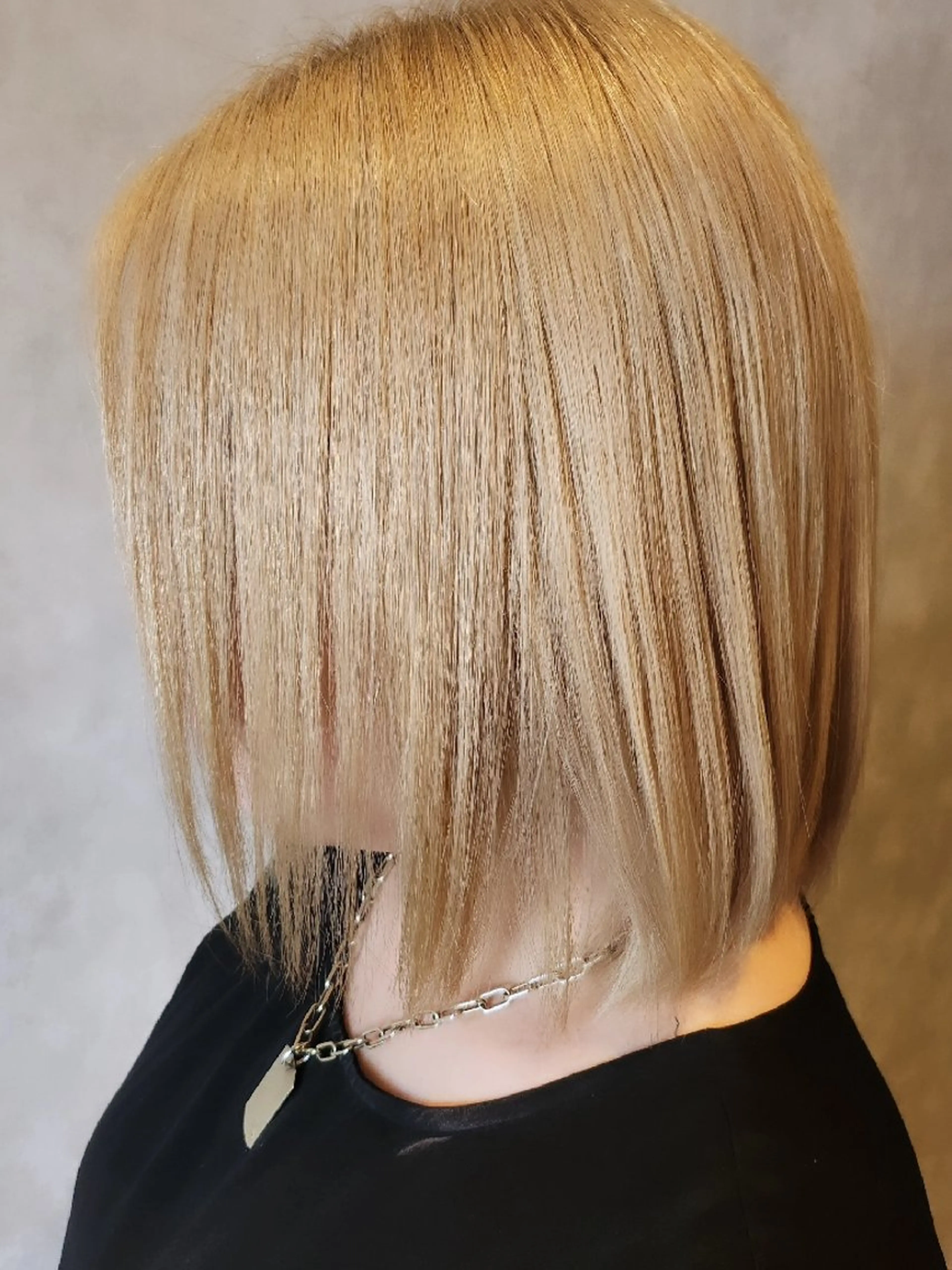 ミディアム カラー ベージュカラー ブリーチ カット ヘアカラー トリートメント 髪質改善×脱白髪染め特化サロン KamiBito所属・KamiBito✂ タケタニのヘアスタイル