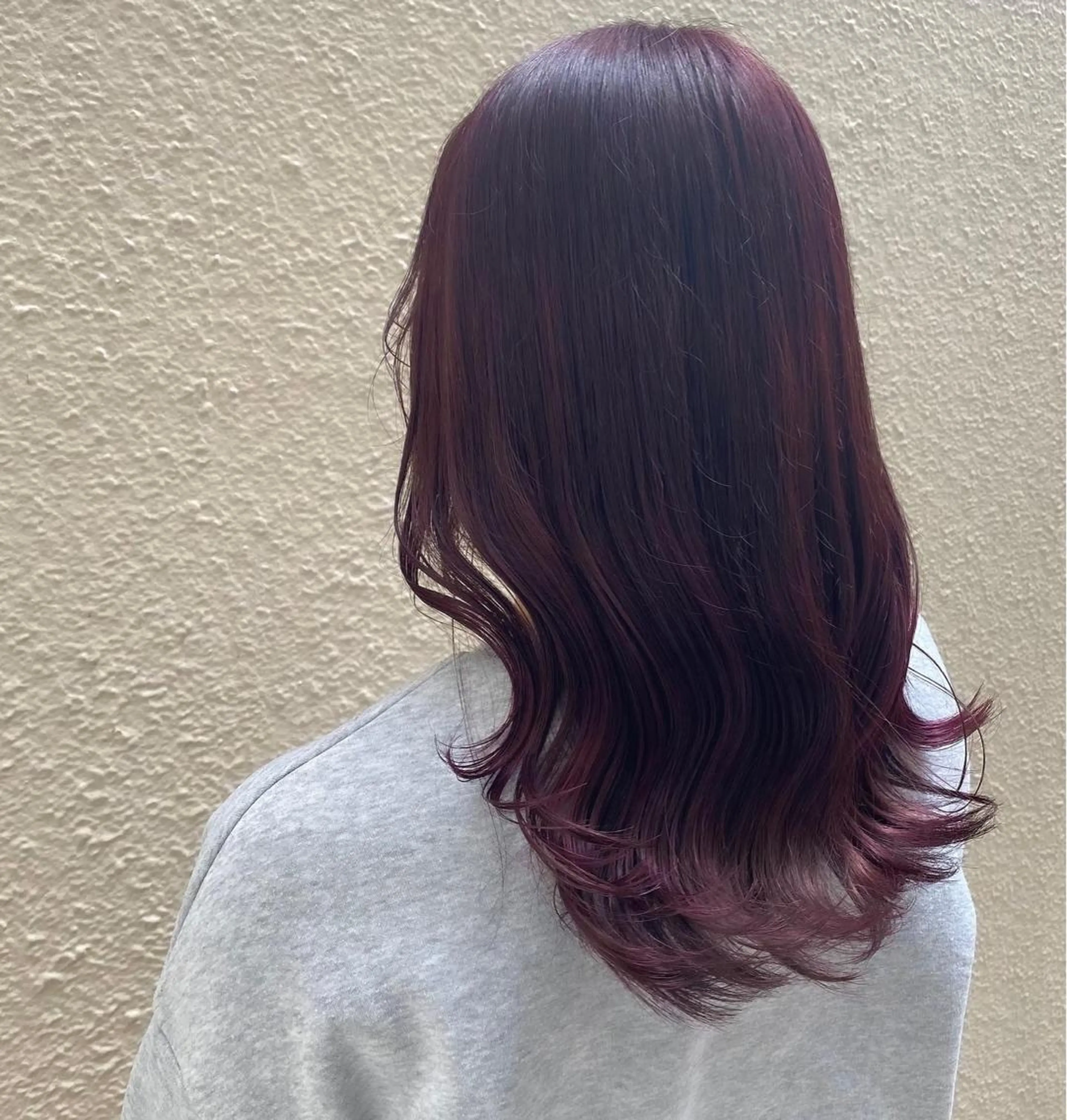 セミロング ブリーチなしカラー/ 顔周りレイヤーカットのヘアスタイル