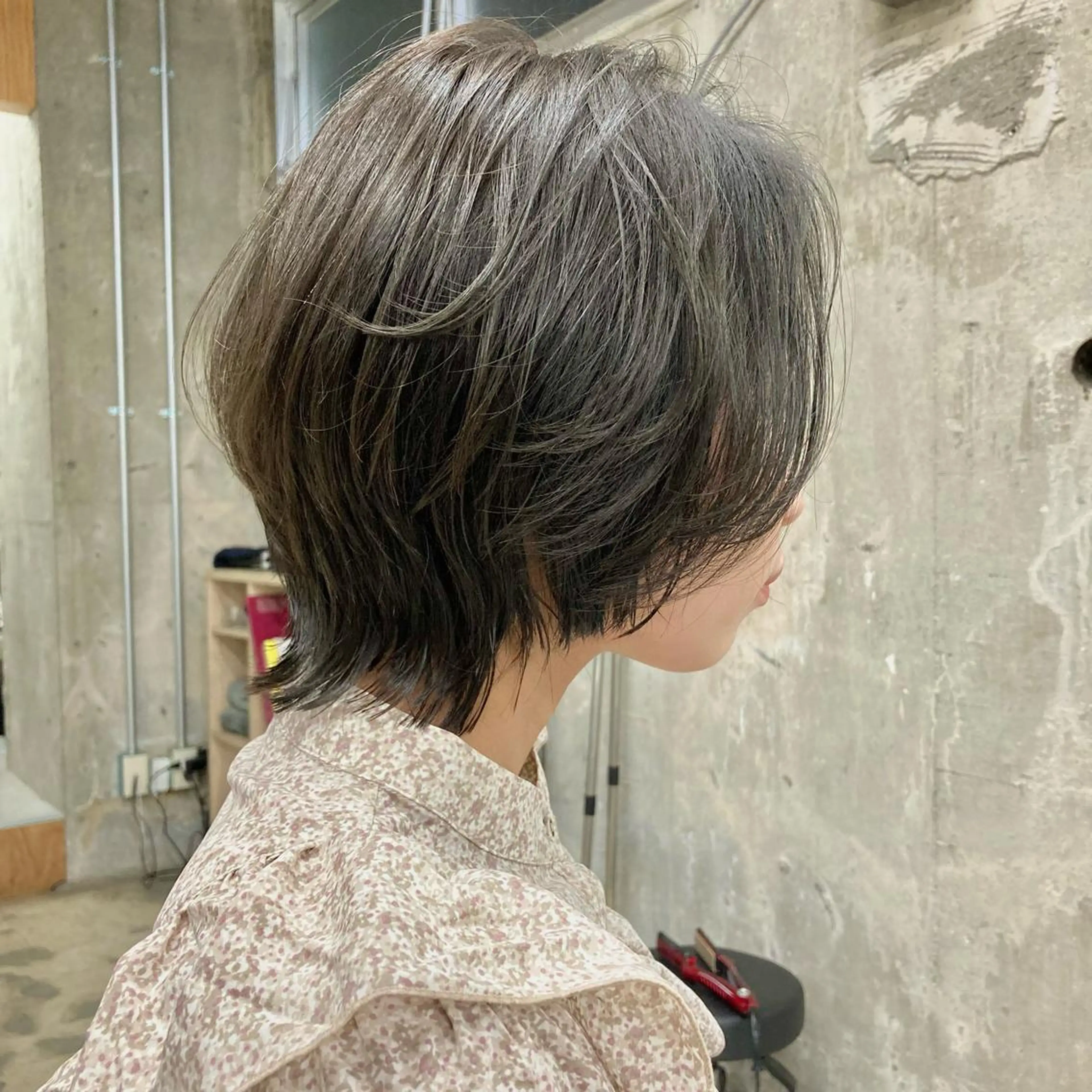 ショート カラー 🟢ウルフ／スパイラ ルパーマ／大西🟢のヘアスタイル