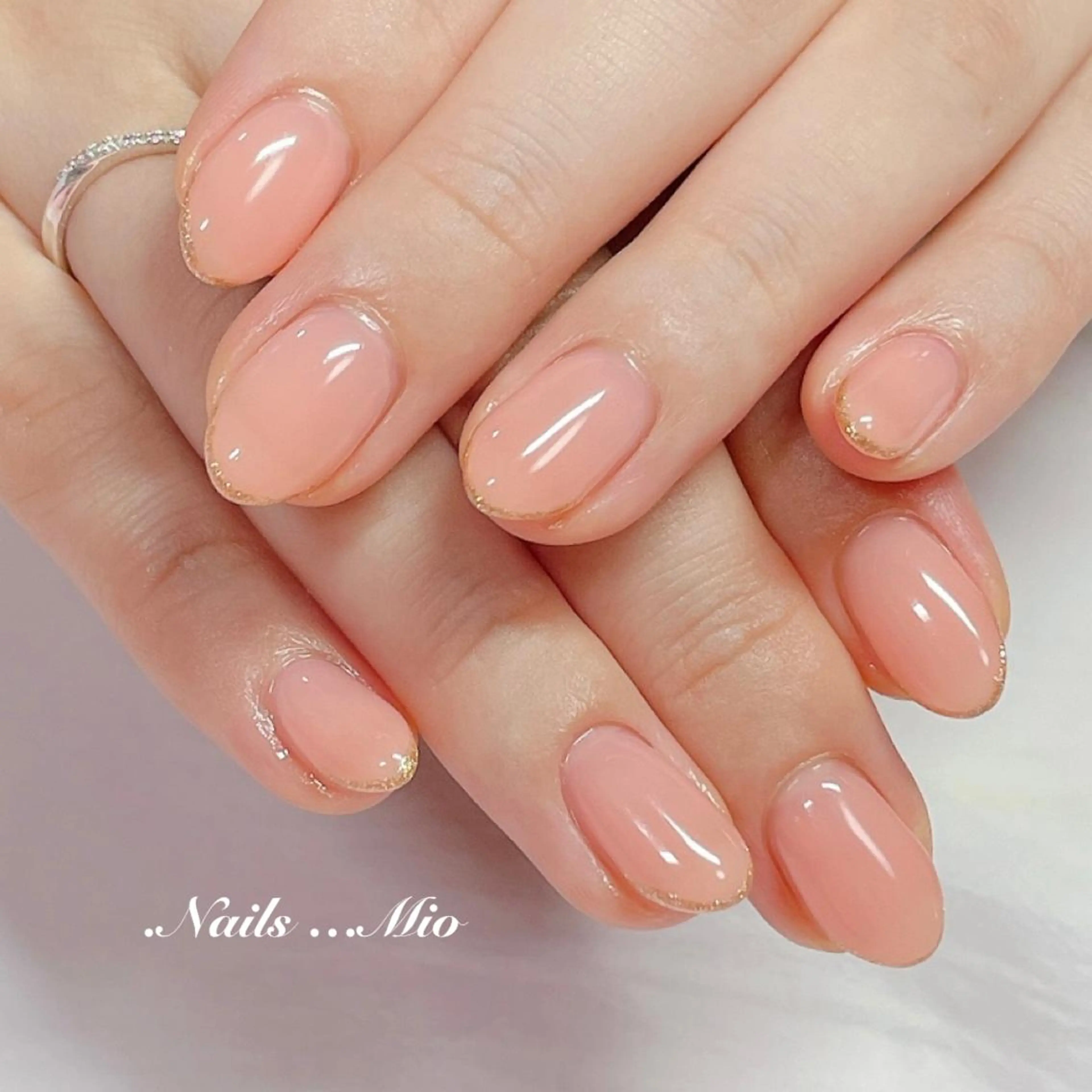 ネイル フレンチネイル ラメ(グリッター) .Nails Mio 赤羽西ネイルサロンのネイルデザイン