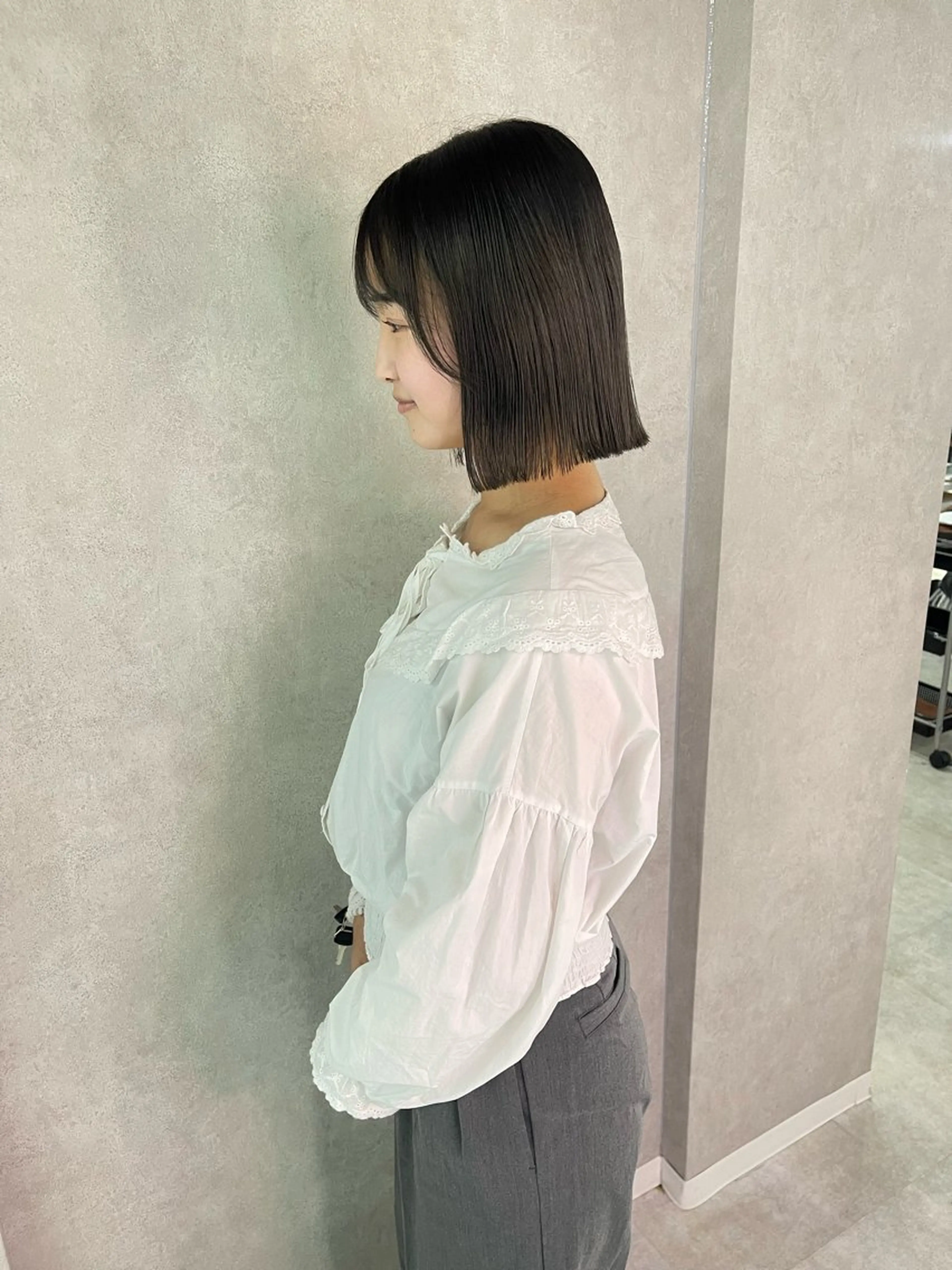 ミディアム カラー 切りっぱなしボブ ボブ カット ヘアカラー 盛れる顔まわり✨🎀 モテカラー別所好葉のヘアスタイル