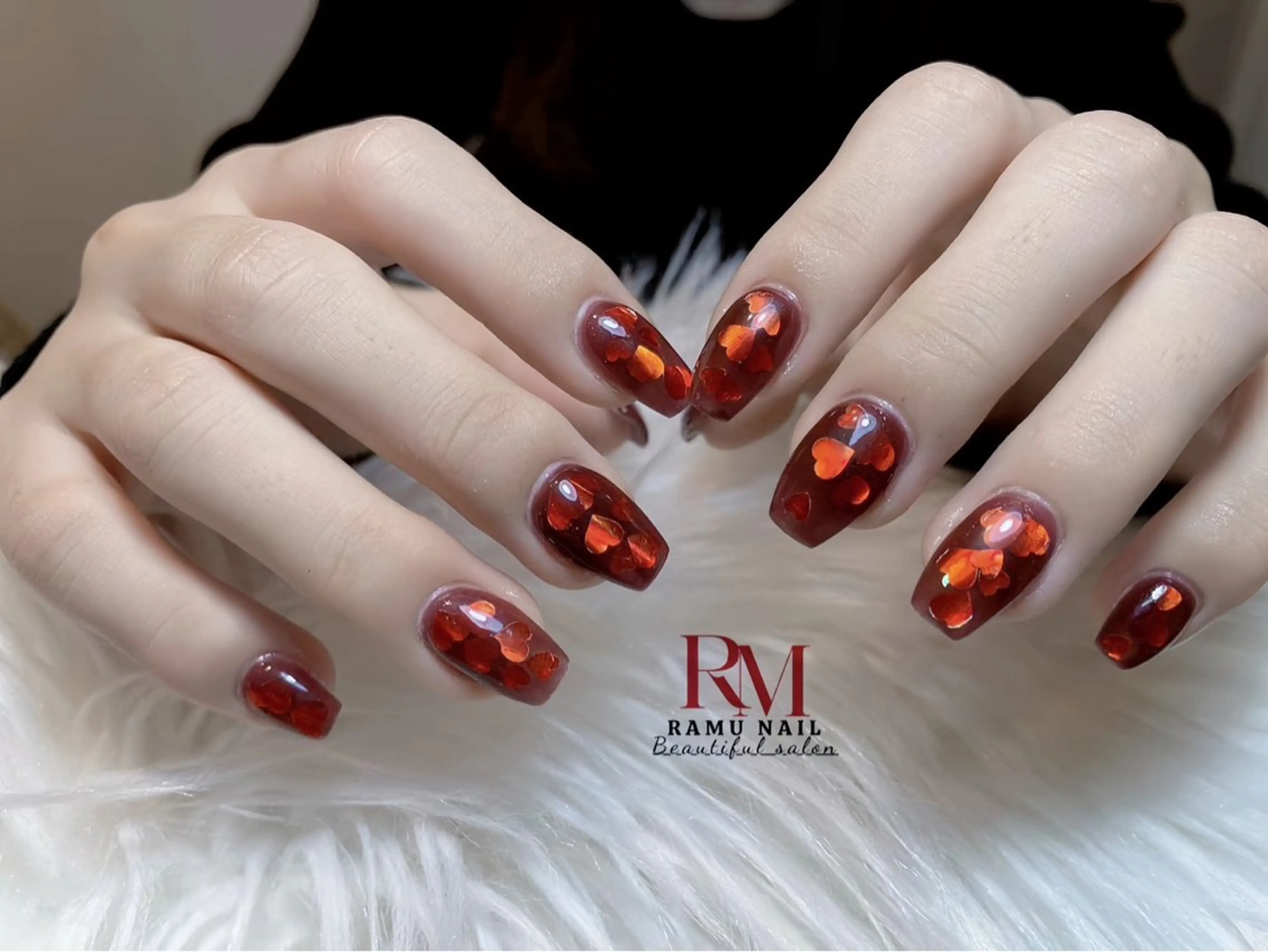 ネイル キラキラネイル マグネットネイル ミラーネイル ピンク ワンホンネイル ハンドネイル RAMU_Nail 池袋店のネイルデザイン