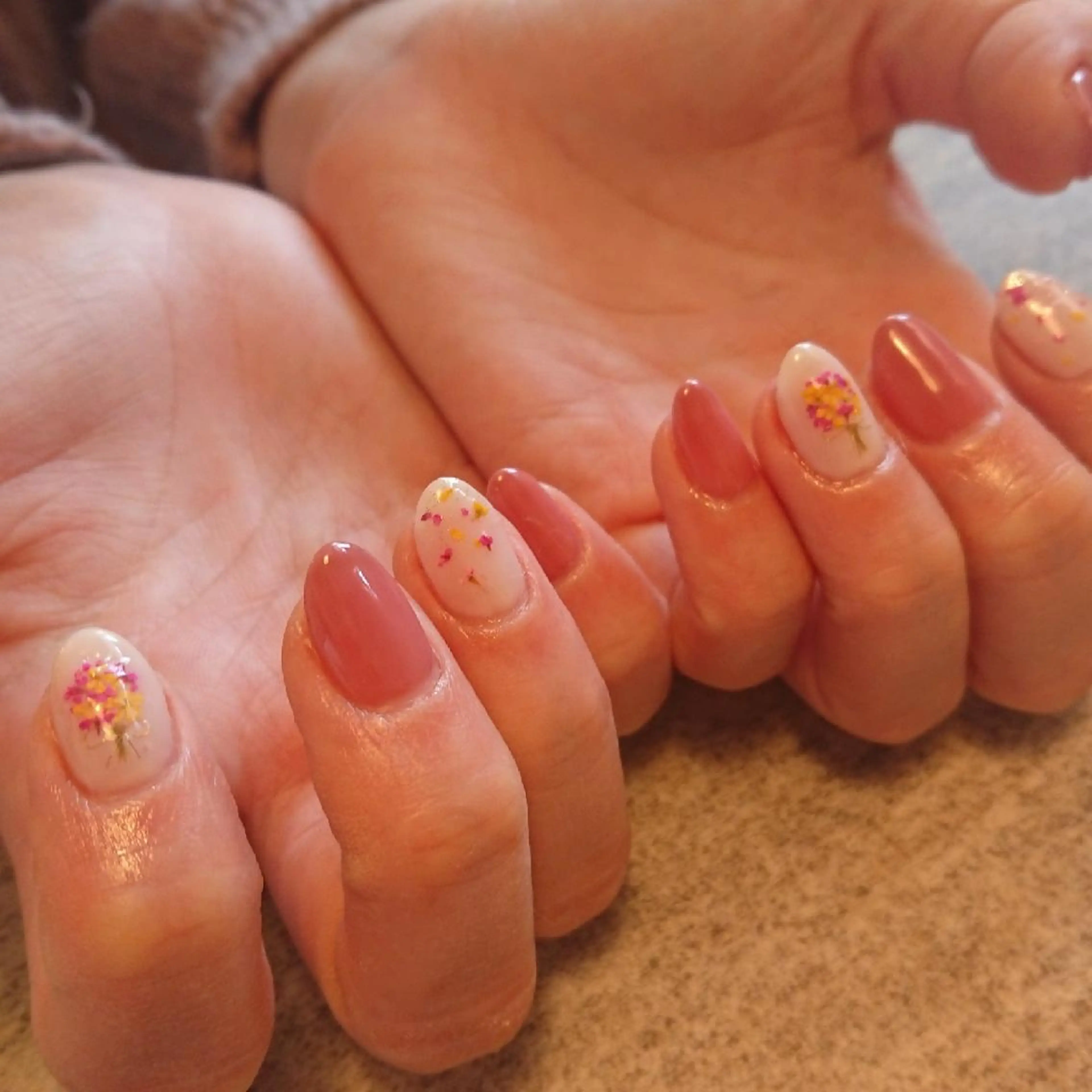 ネイル ジェヌインネイル 河内のネイルデザイン