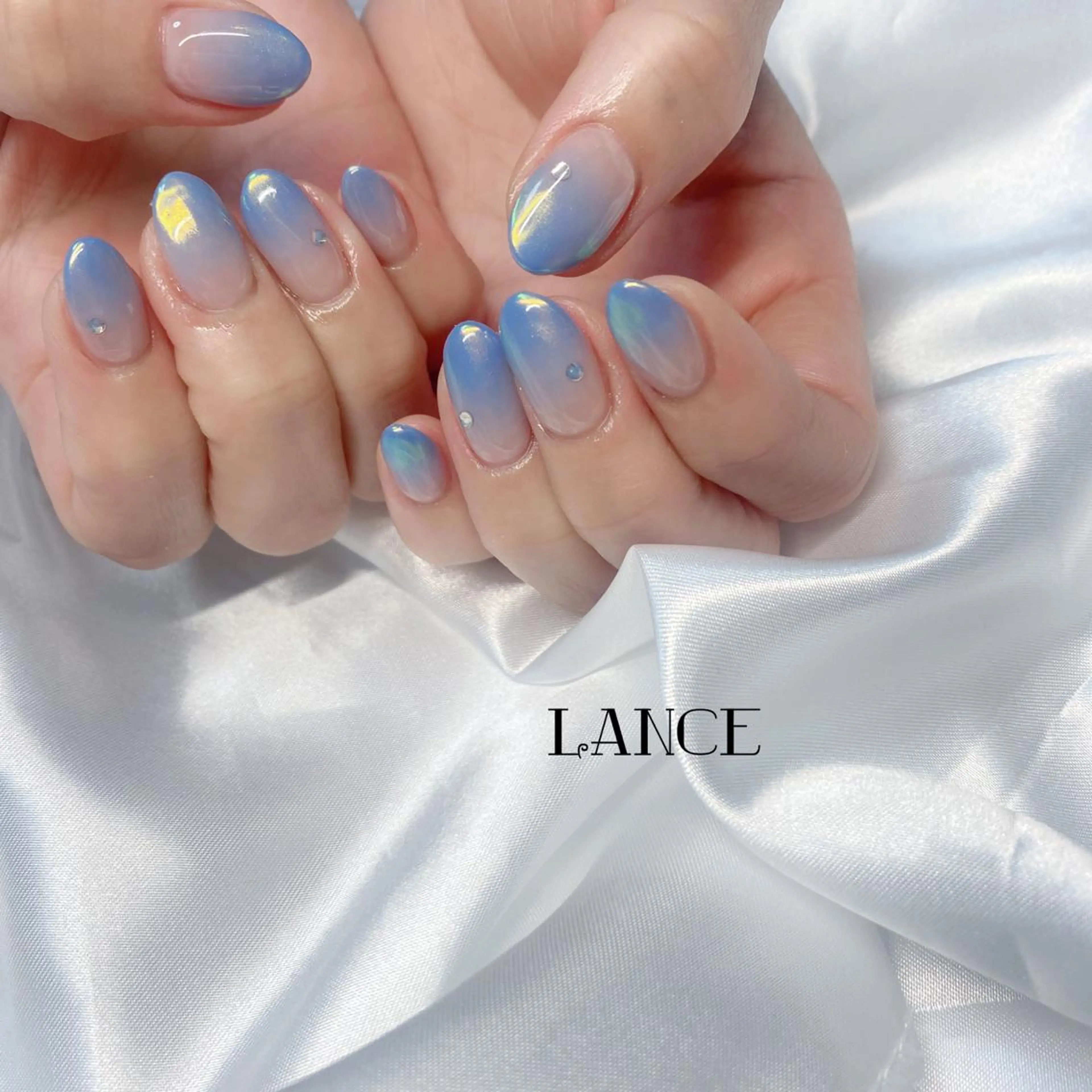 ミディアム ネイル オーロラネイル フレンチネイル グラデーション キラキラネイル シンプルネイル ハンドネイル Lance nailのネイルデザイン