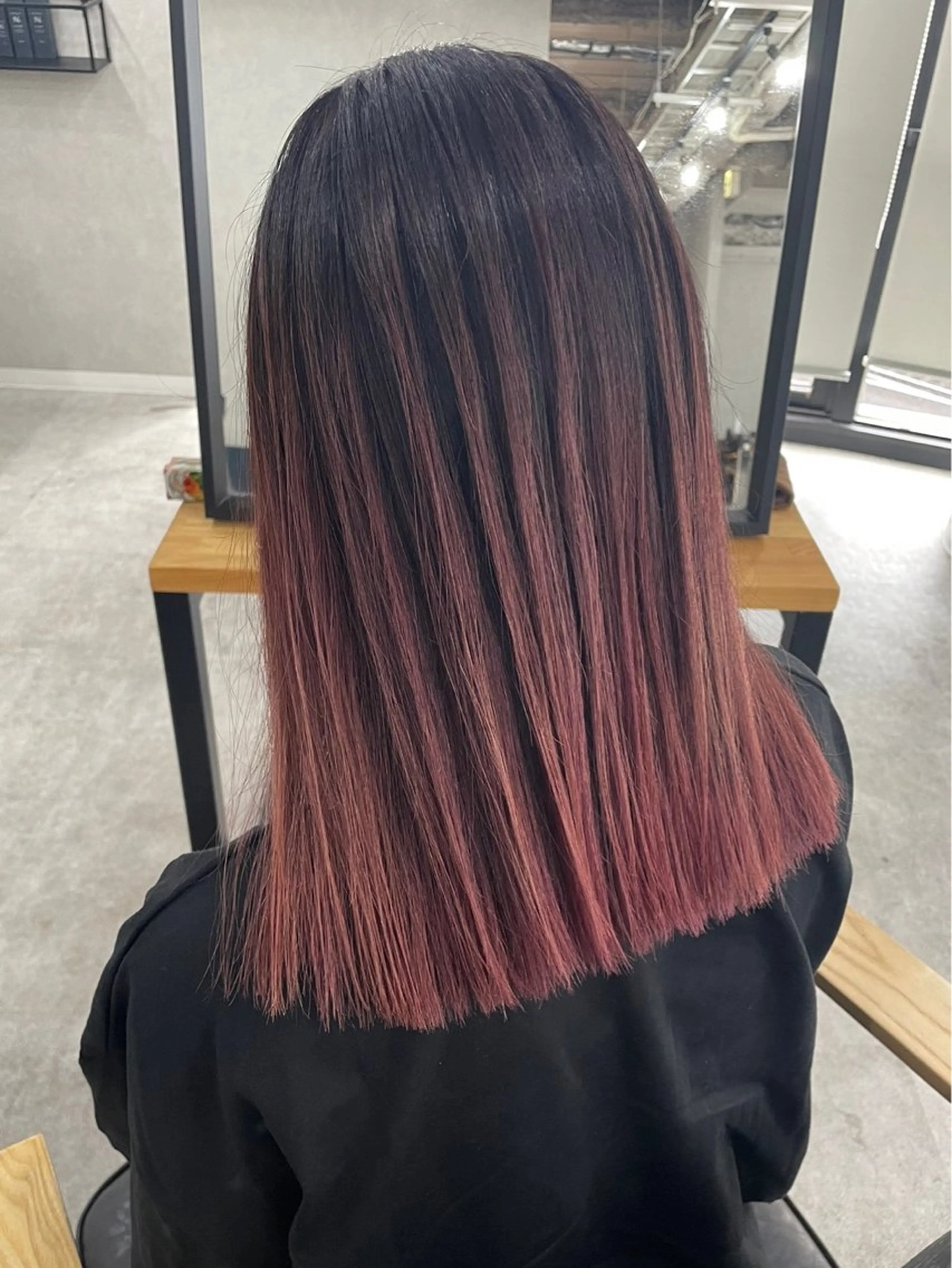 ミディアム レイヤーカット 梅田韓国ヘア kiara🩷彡のヘアスタイル