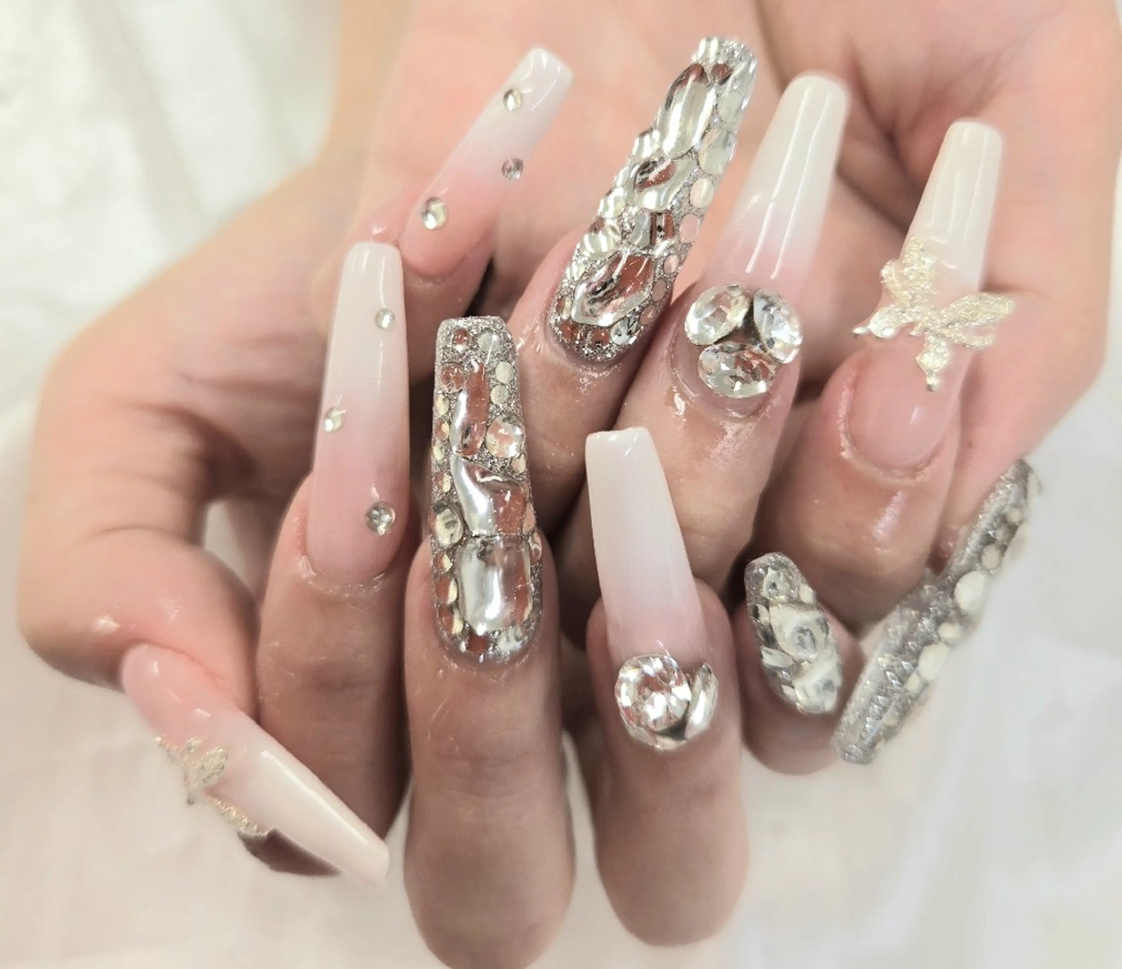 ネイル アートネイル オーロラネイル チークネイル ジェルネイル グラデーション ハンドネイル 河野ちえ (雑誌掲載サロン)のネイルデザイン