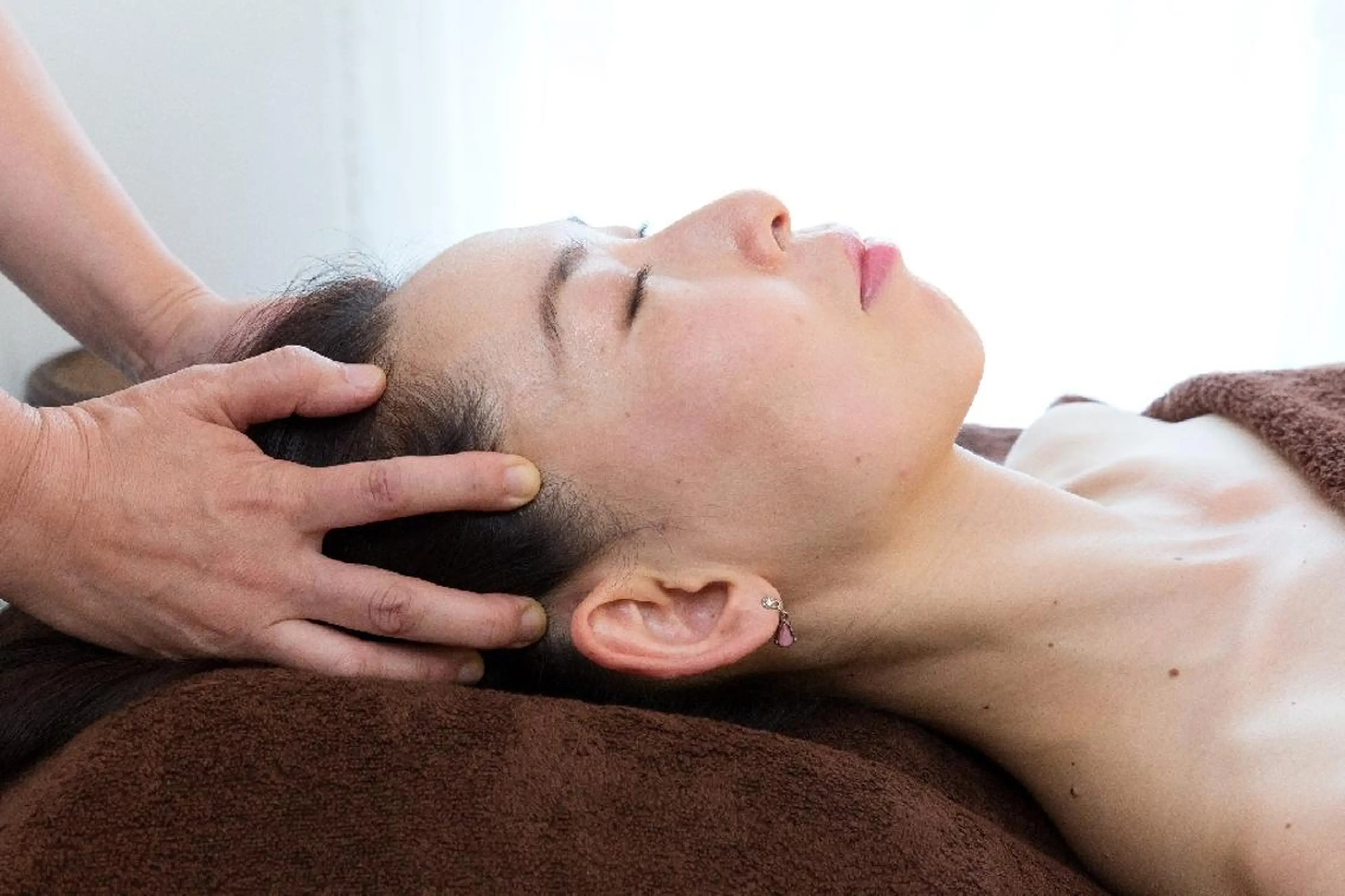 ◆背中＆ヘッドスパ◇プレミアム　50分◆背中筋膜アロマリンパと後頭部から前部のヘッドの写真