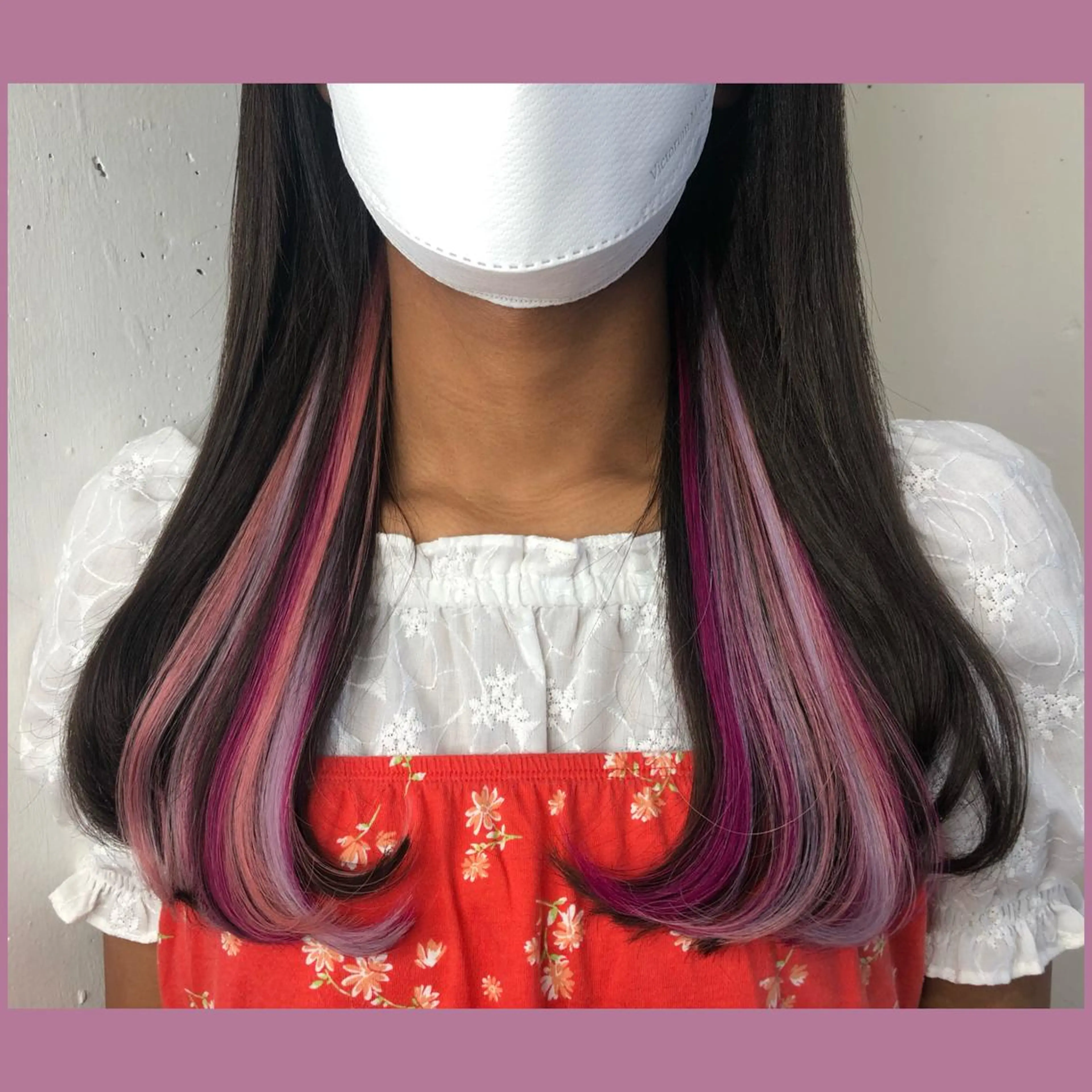 ミディアム カラー パーマ ヘアアレンジ 編み込みエクステ シールエクステ インナーカラー ラベンダーカラー ピンクカラー カット エクステ ヘアセット 八巻 晴香のヘアスタイル