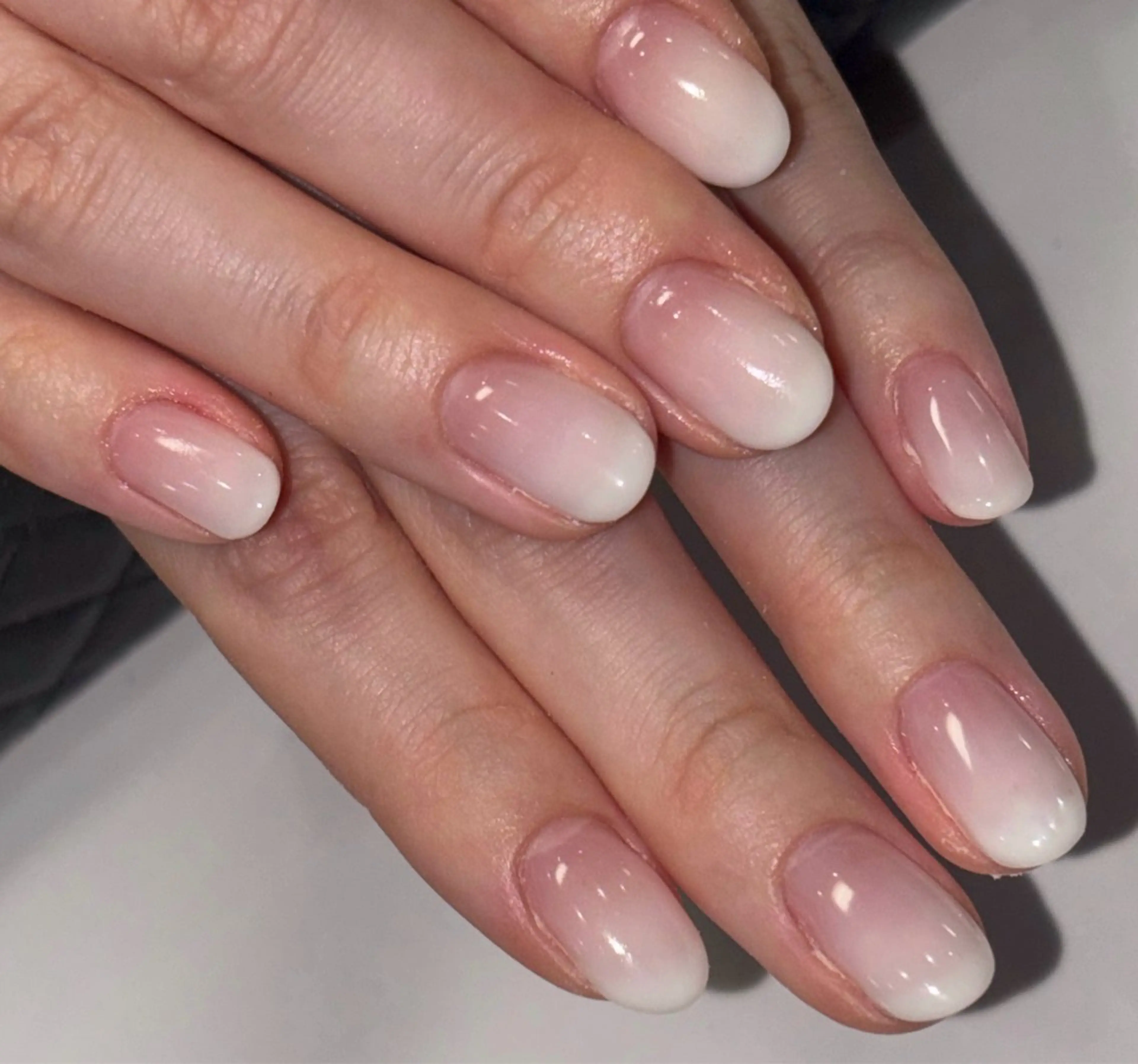 ネイル グラデーション ホワイト ハンドネイル Watanabe Yuyaのネイルデザイン