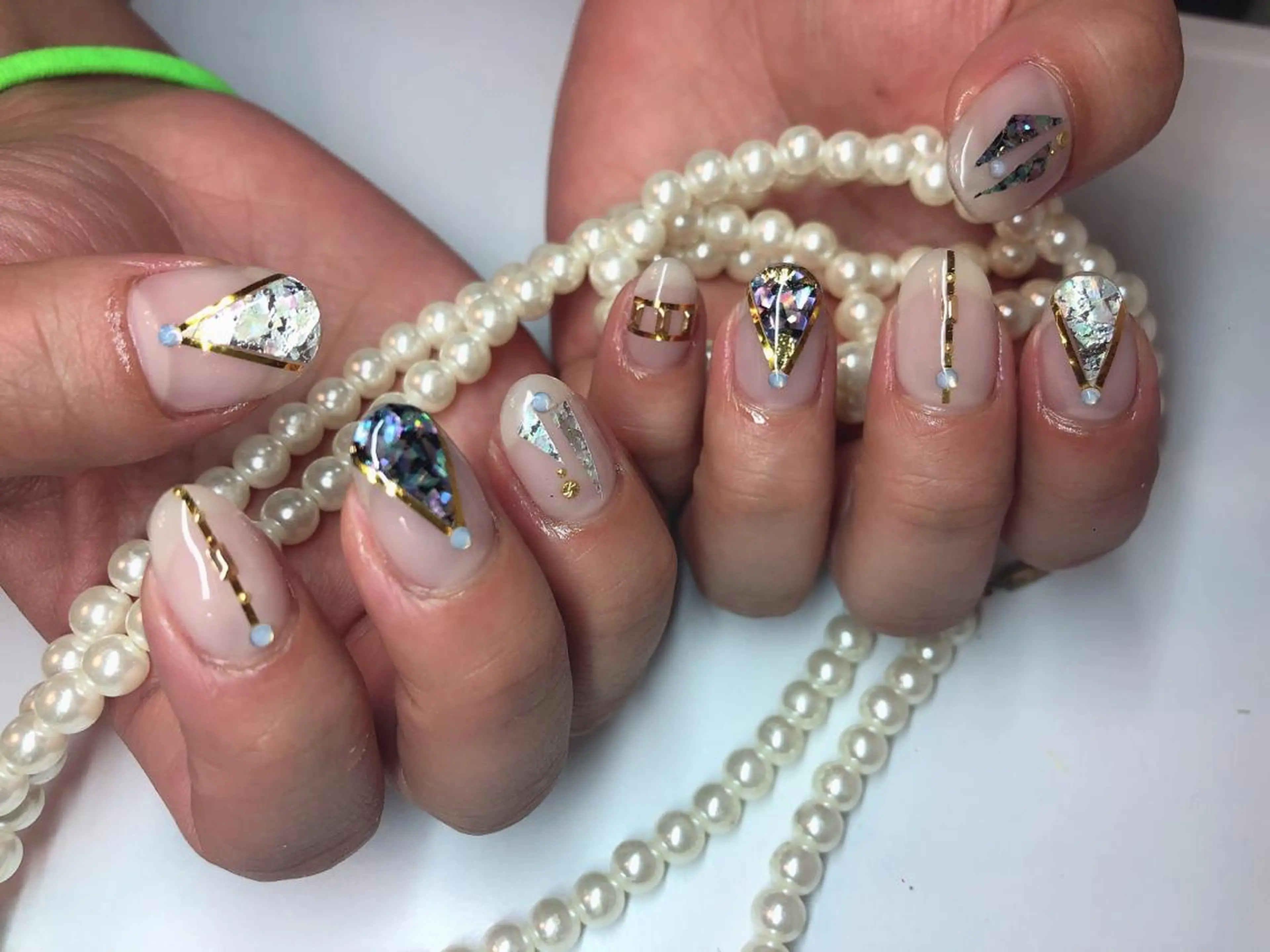 ミディアム ネイル ハンドネイル 長さ出し専門 nynaのネイルデザイン