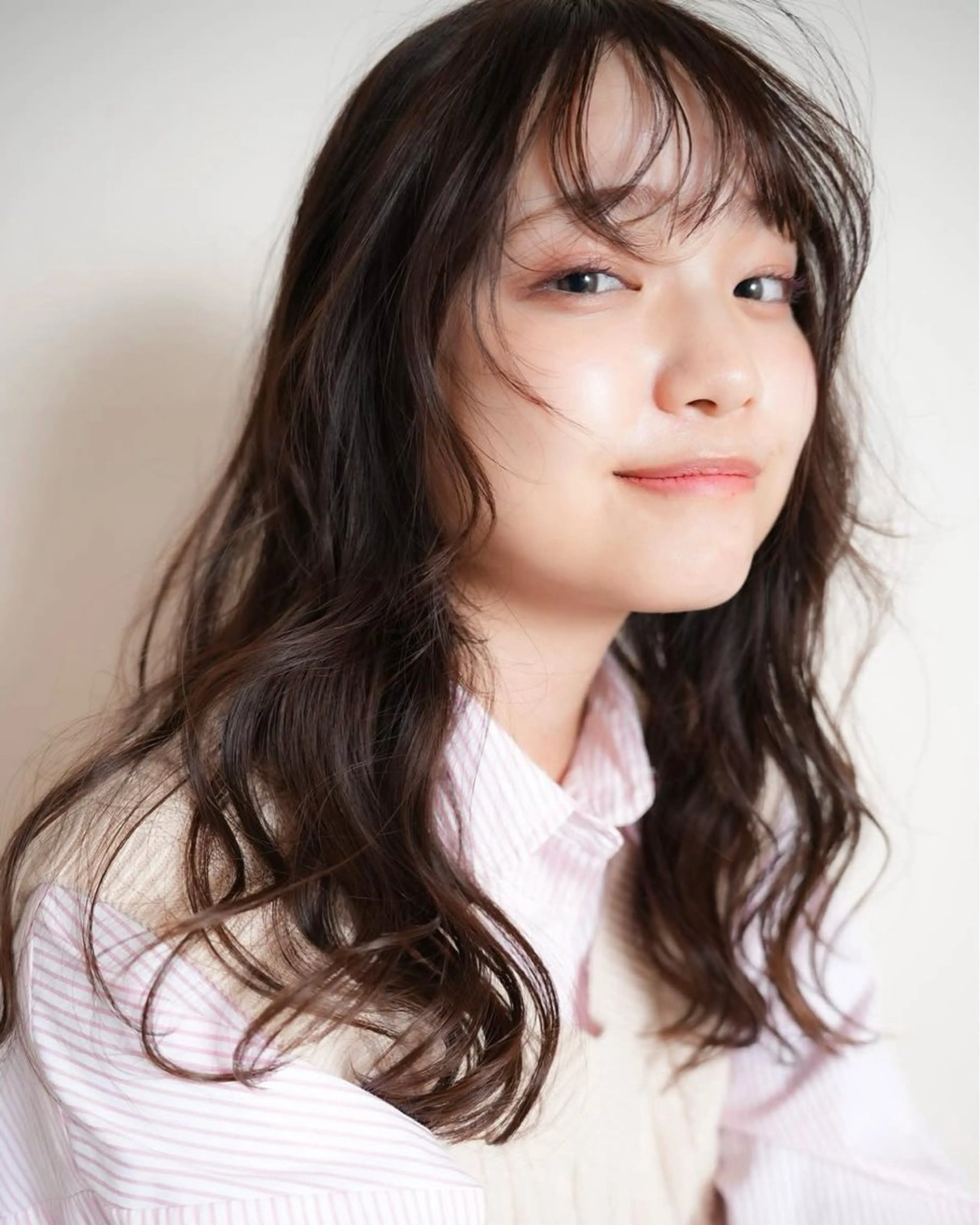 ✨似合わせカット+透明感カラー✨骨格や雰囲気に合わせたカットと、柔らかく見える透明感カラーの人気メニュー🌿の写真