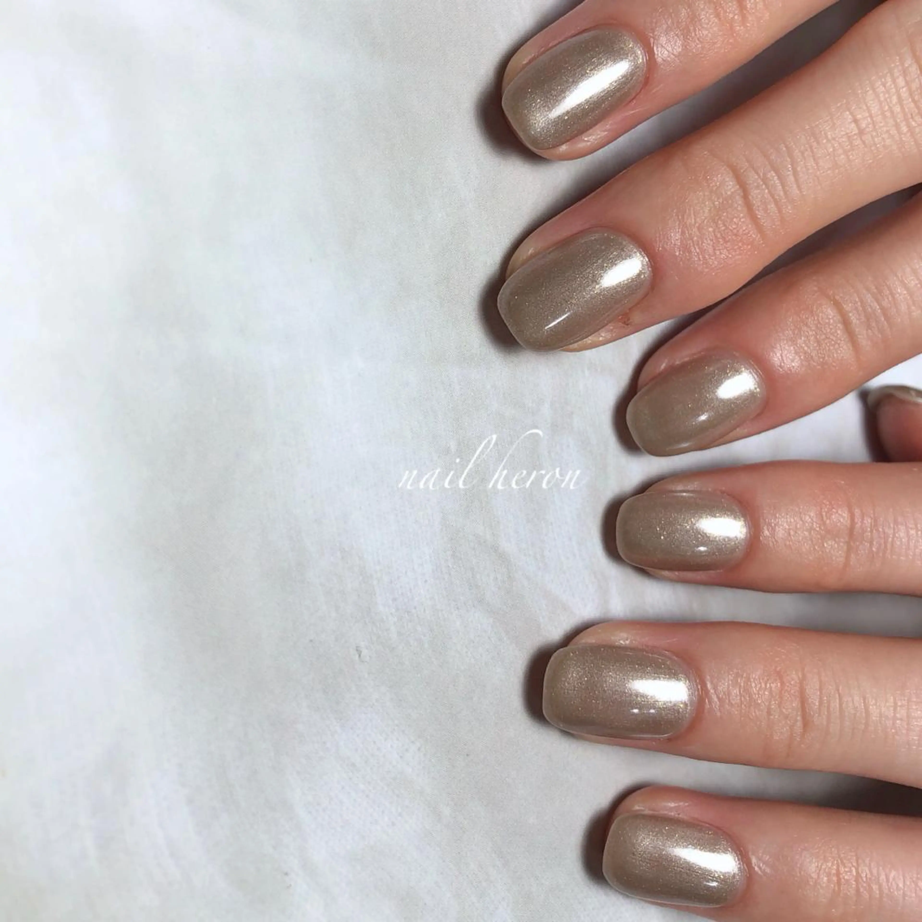 ネイル ミラーネイル ワンカラーネイル ホワイト ハンドネイル nail heron所属・saki_ nail heronのその他イメージ