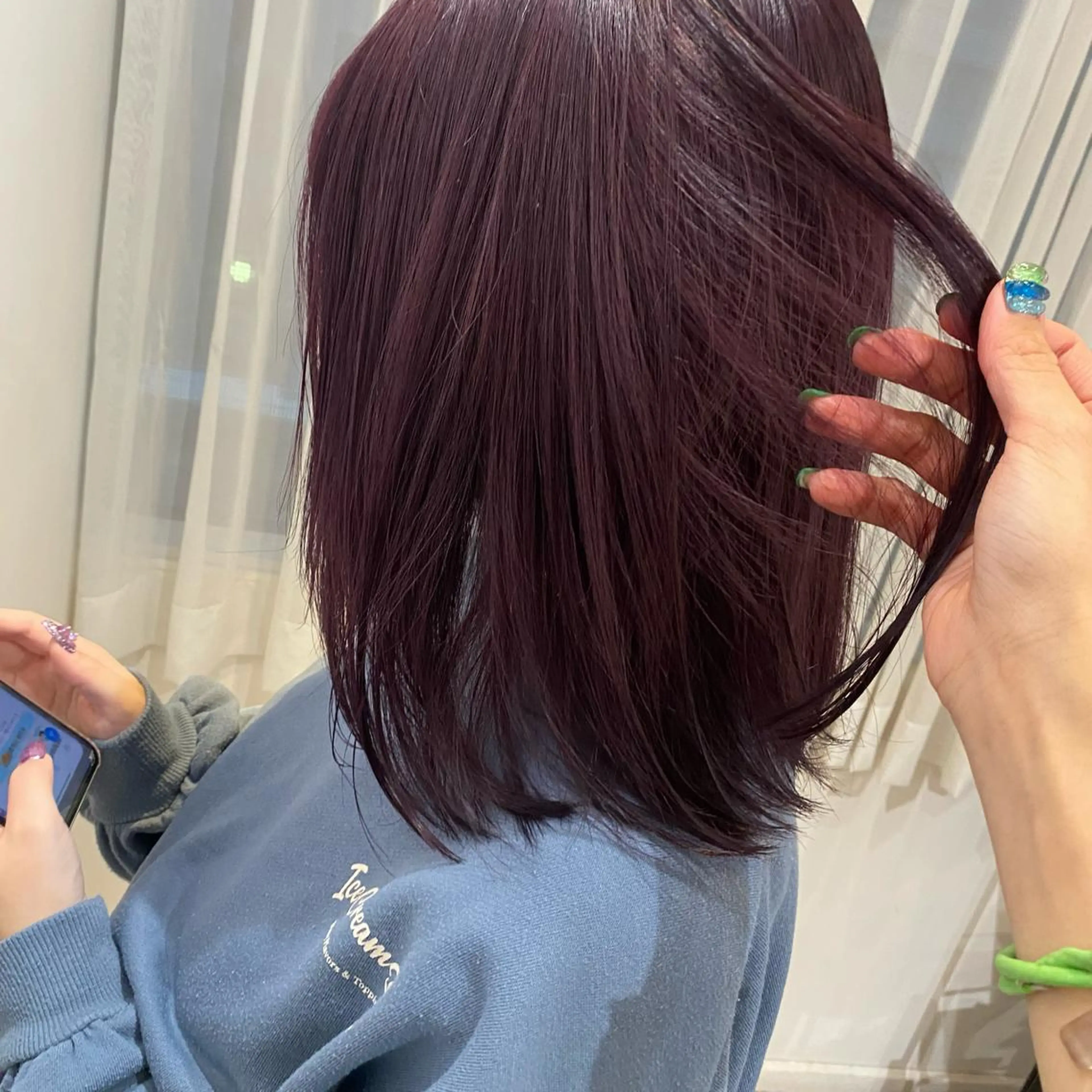 ミディアム カラー カット ヘアカラー トリートメント 梅田ハイトーン チダ ヒナノのヘアスタイル