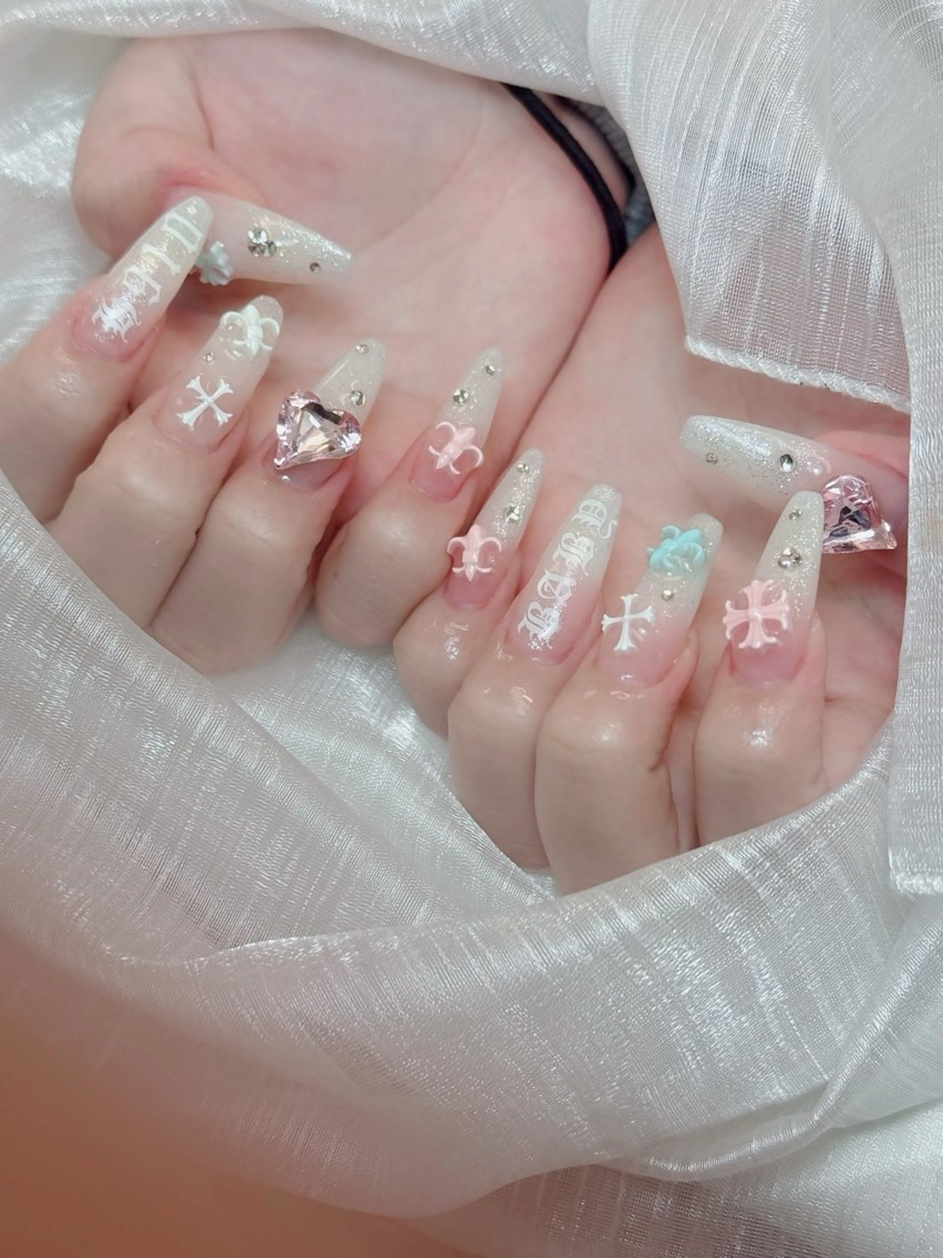 ネイル オーロラネイル チークネイル フットネイル フレンチネイル 韓国ネイル ハンドネイル Lumi Nailのネイルデザイン
