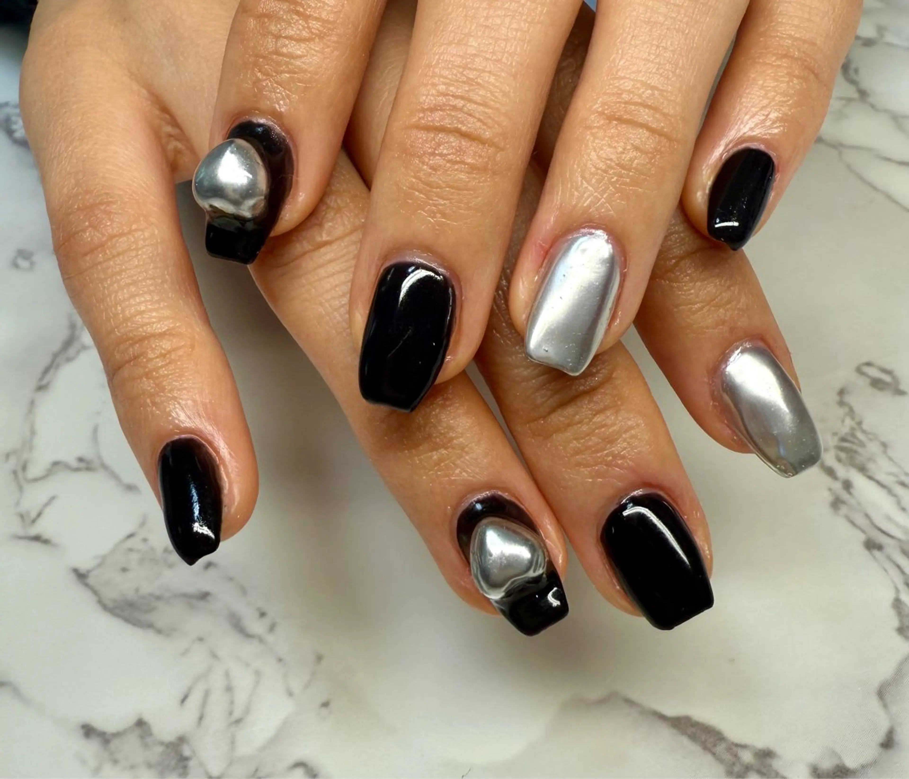 ネイル アートネイル チークネイル フレンチネイル キラキラネイル ラメ(グリッター) M.N_ nailのネイルデザイン