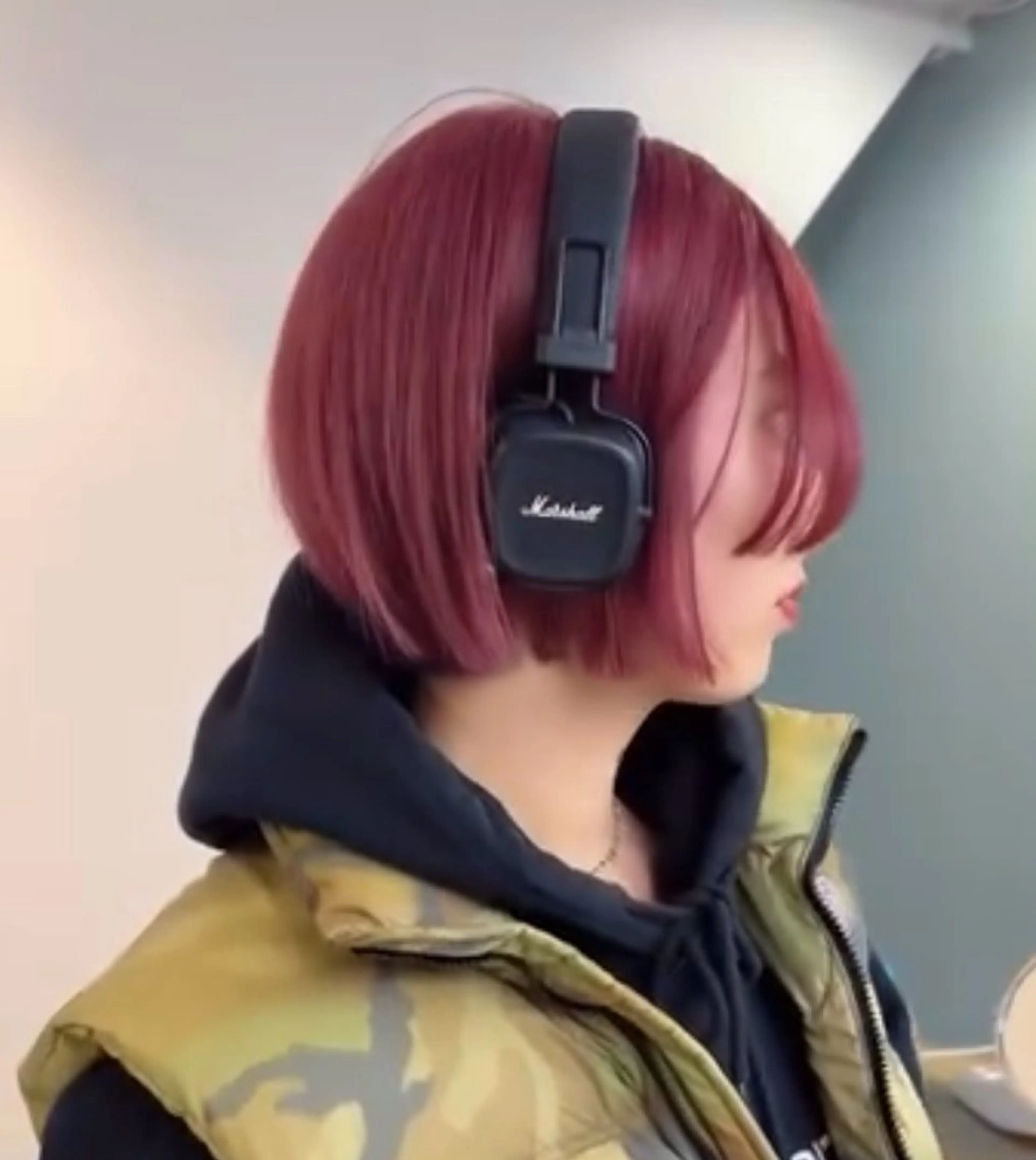 ショート カラー レッドカラー ニトウ レイナ🌺🌴🐠のヘアスタイル