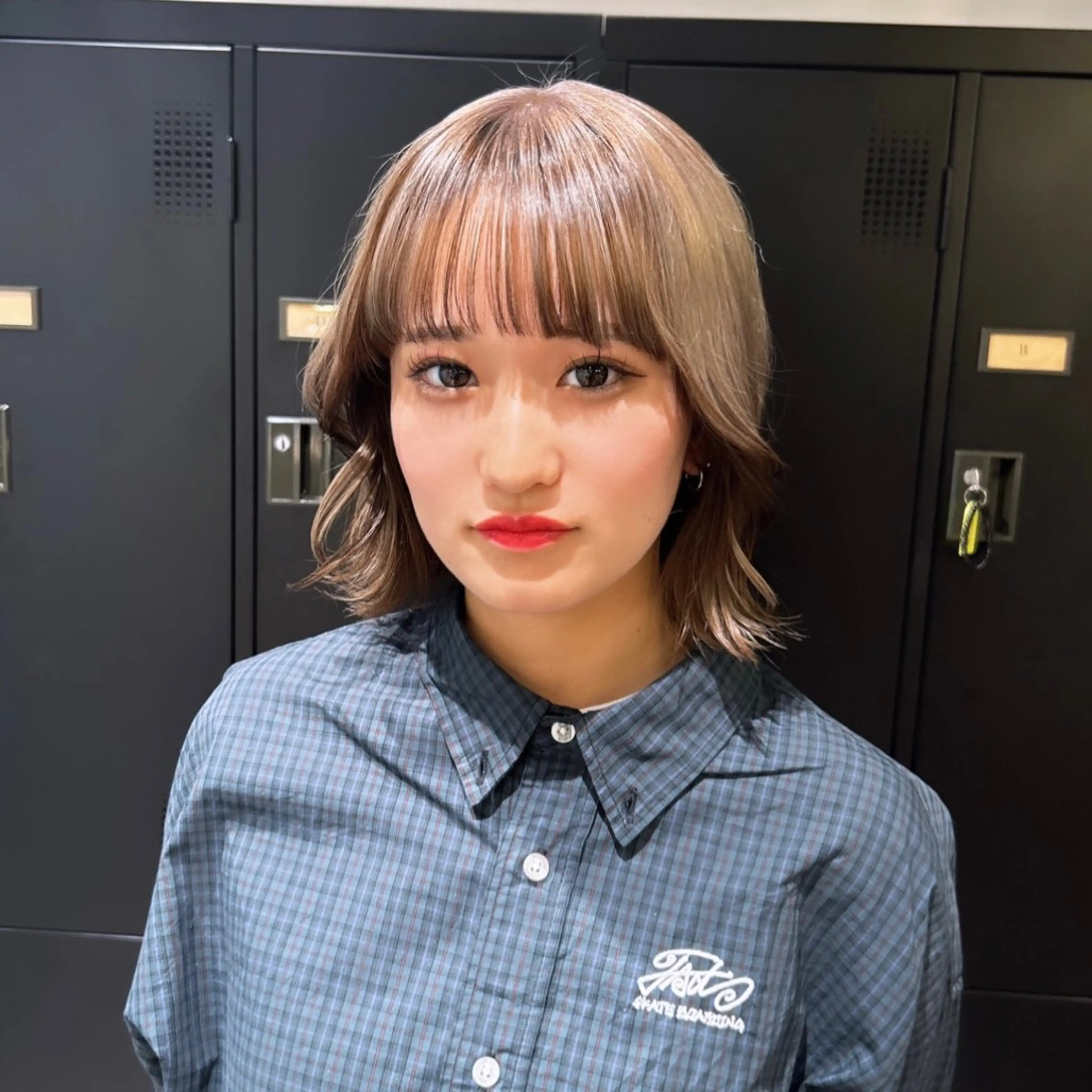 ミディアム カラー ブリーチ グレージュ デザインカラー 🥨HAZUKiのヘアスタイル