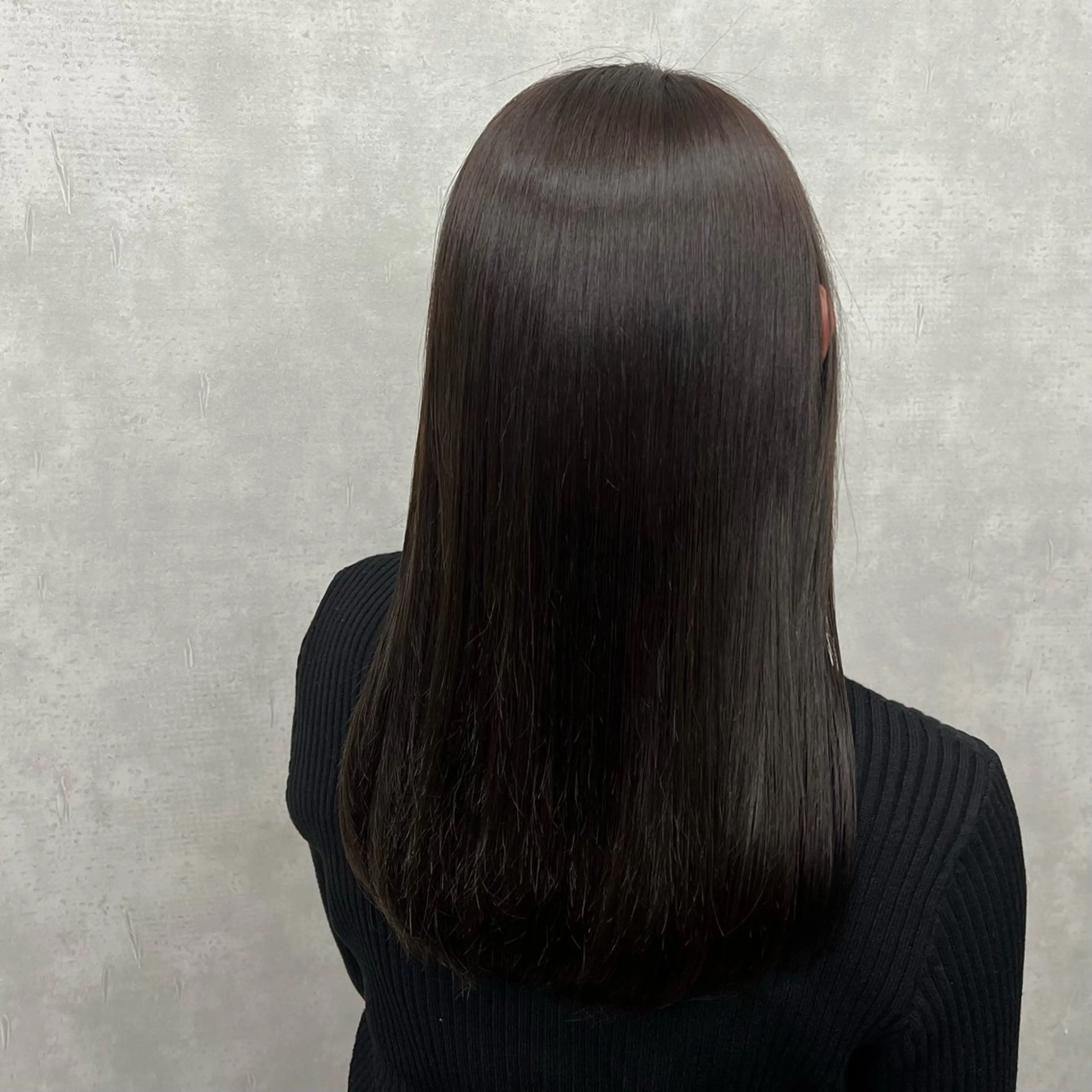 セミロング アッシュ ヘアカラー トリートメント 沖山 友津季のヘアスタイル