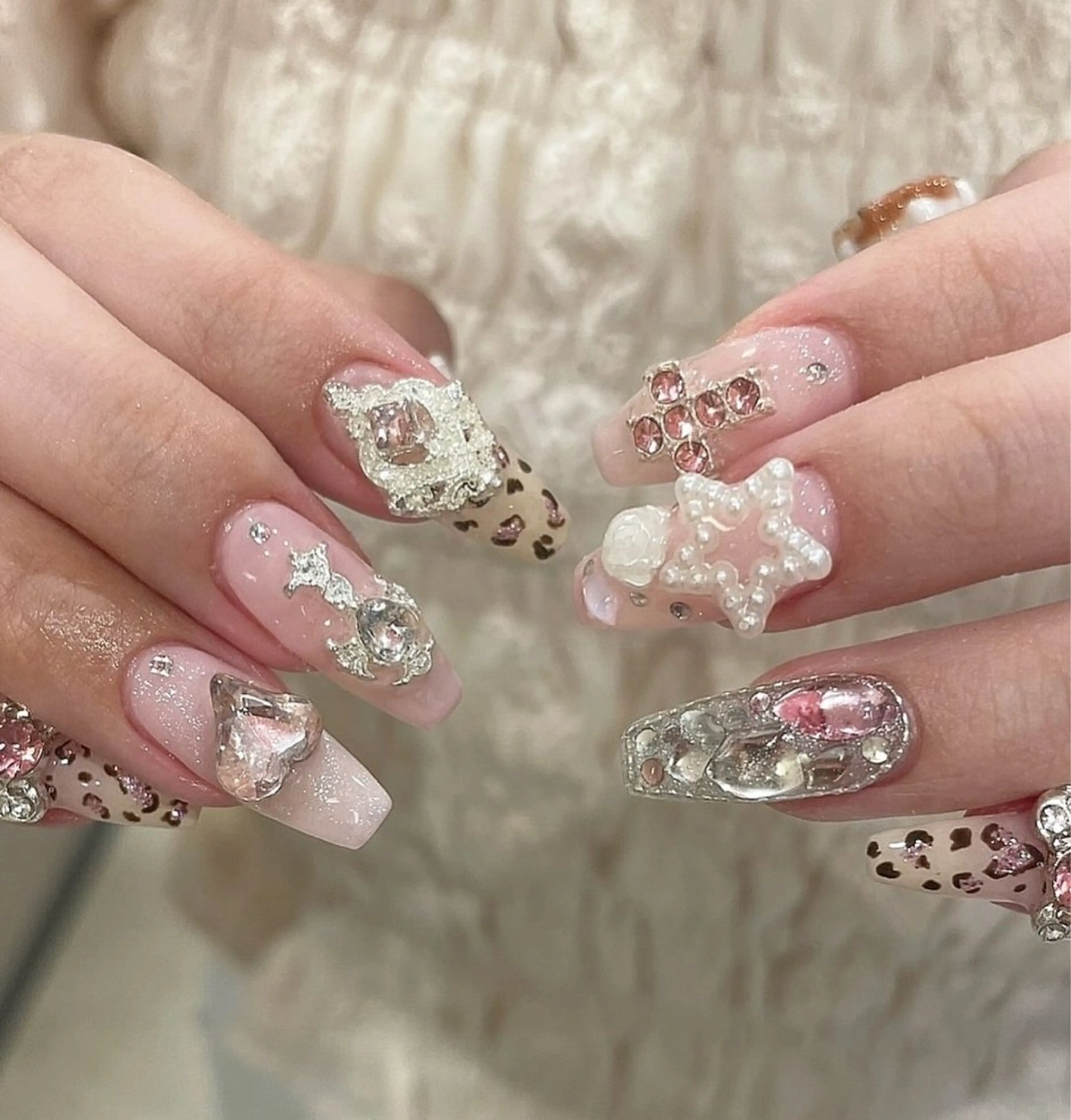 ネイル アートネイル フラワーネイル フレンチネイル ジェルネイル グラデーション ハンドネイル Ryunail所属・Ryu Nail NekoChanのネイルデザイン