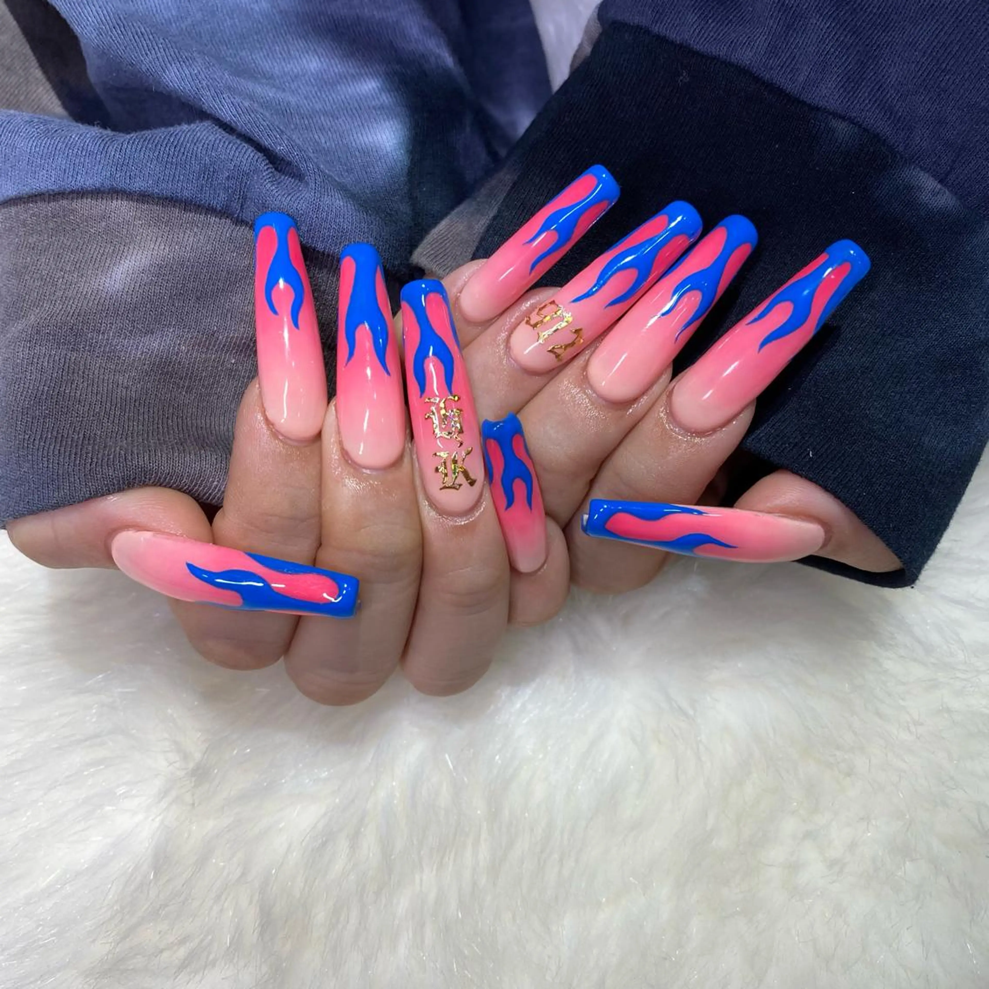 ネイル ハンドネイル Amber21.所属・Nagahama Akariのネイルデザイン