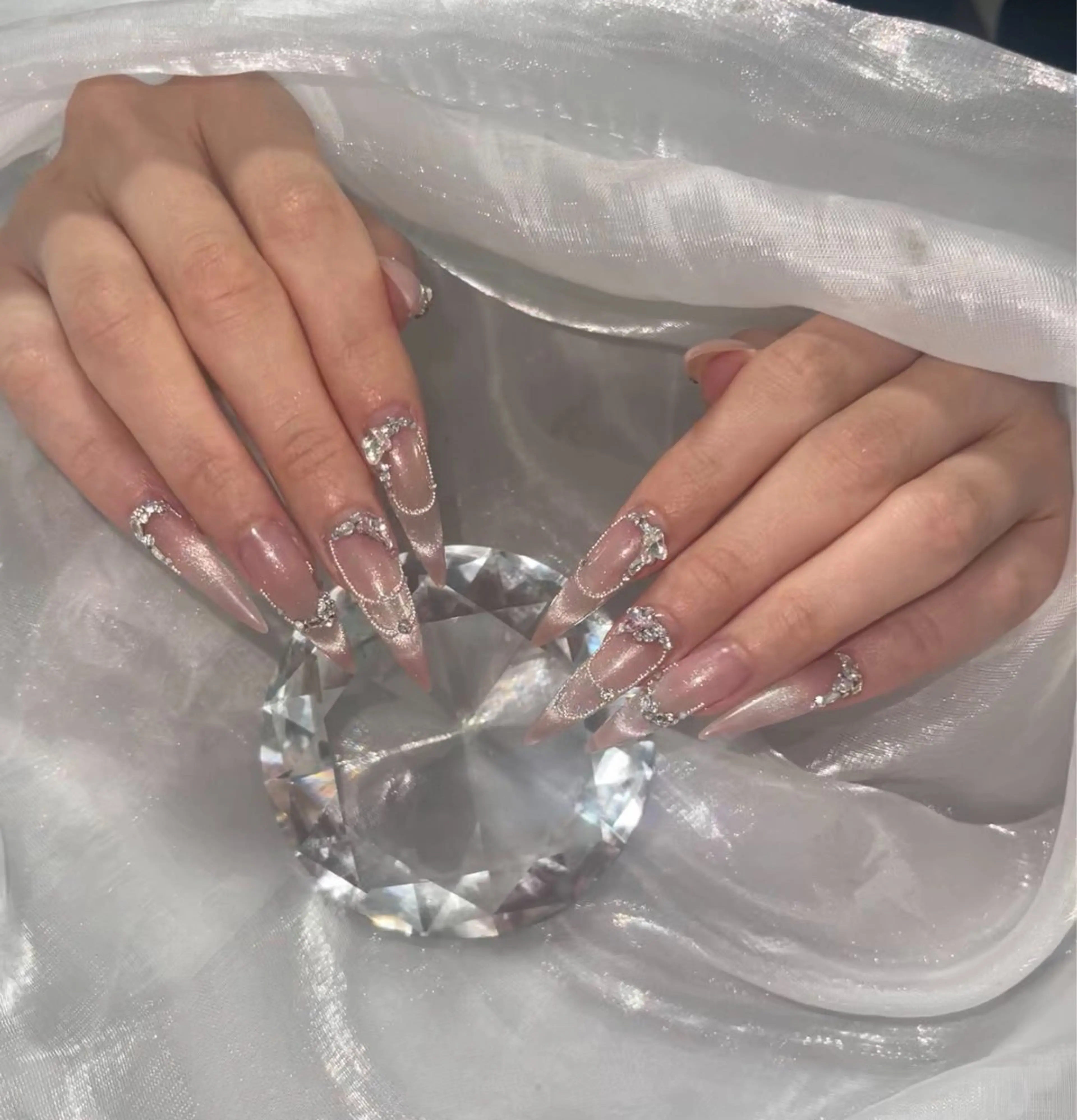 ネイル オーロラネイル クリアネイル フラッシュネイル ジェルネイル グラデーション ハンドネイル Kitty Nailのネイルデザイン