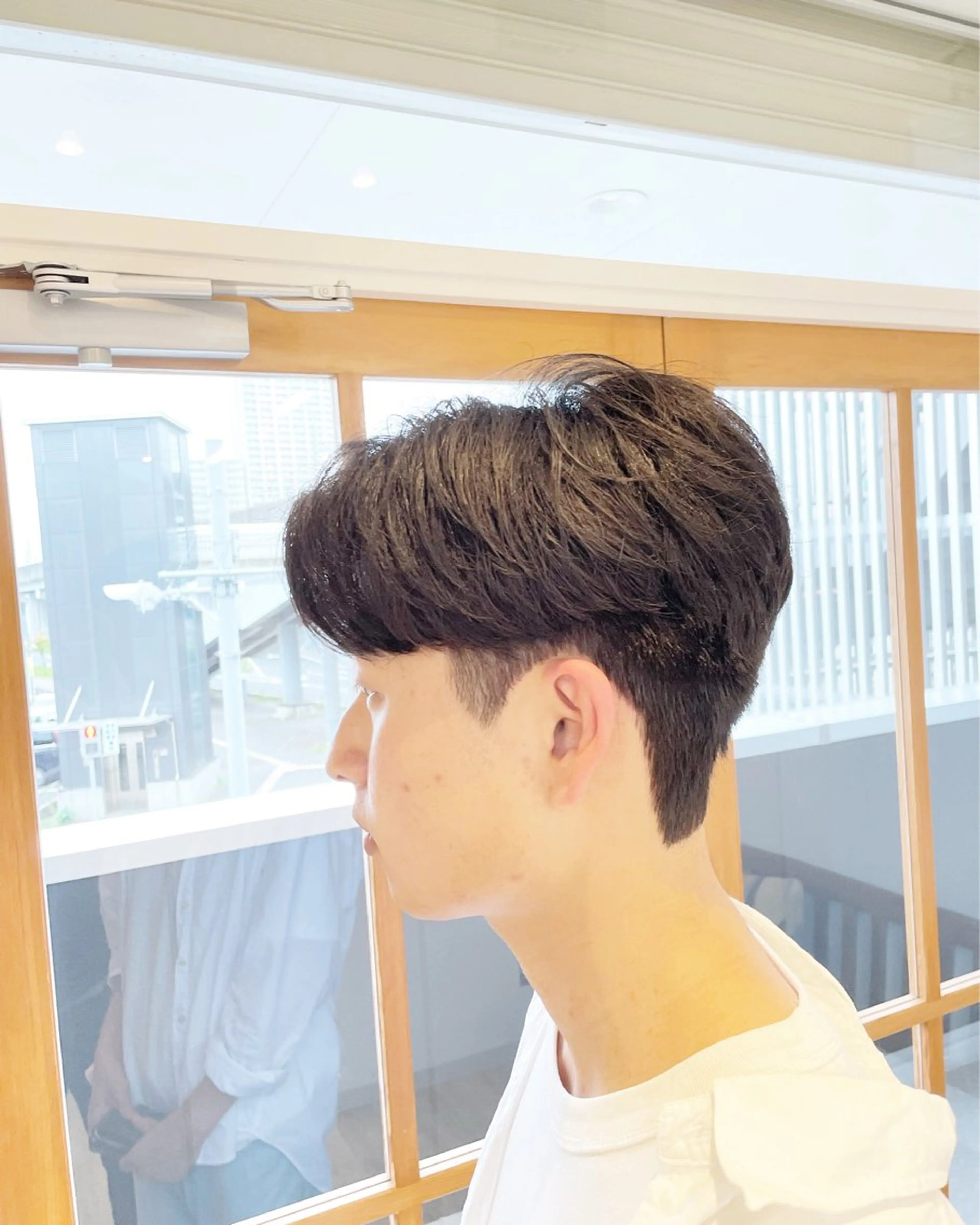 ショート パーマ メンズ ダウンパーマ メンズ韓国風 メンズパーマ 韓国風ヘア 小林 崇雅　ダウンパーマのヘアスタイル