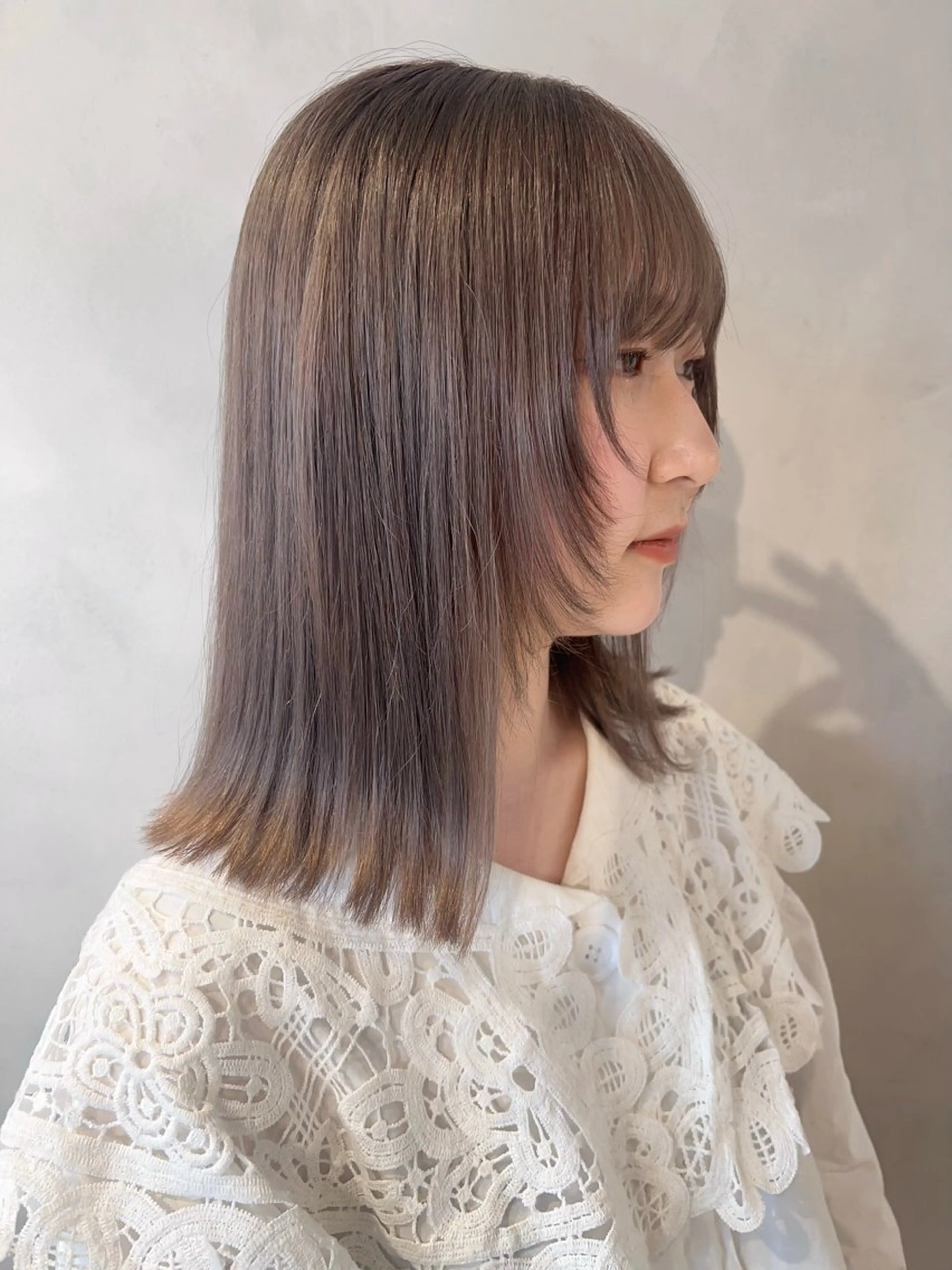 ミディアム 顔まわりレイヤー レイヤーカット カット ヘアカラー 渋谷ハイトーン/ デザインカラー阿部のヘアスタイル