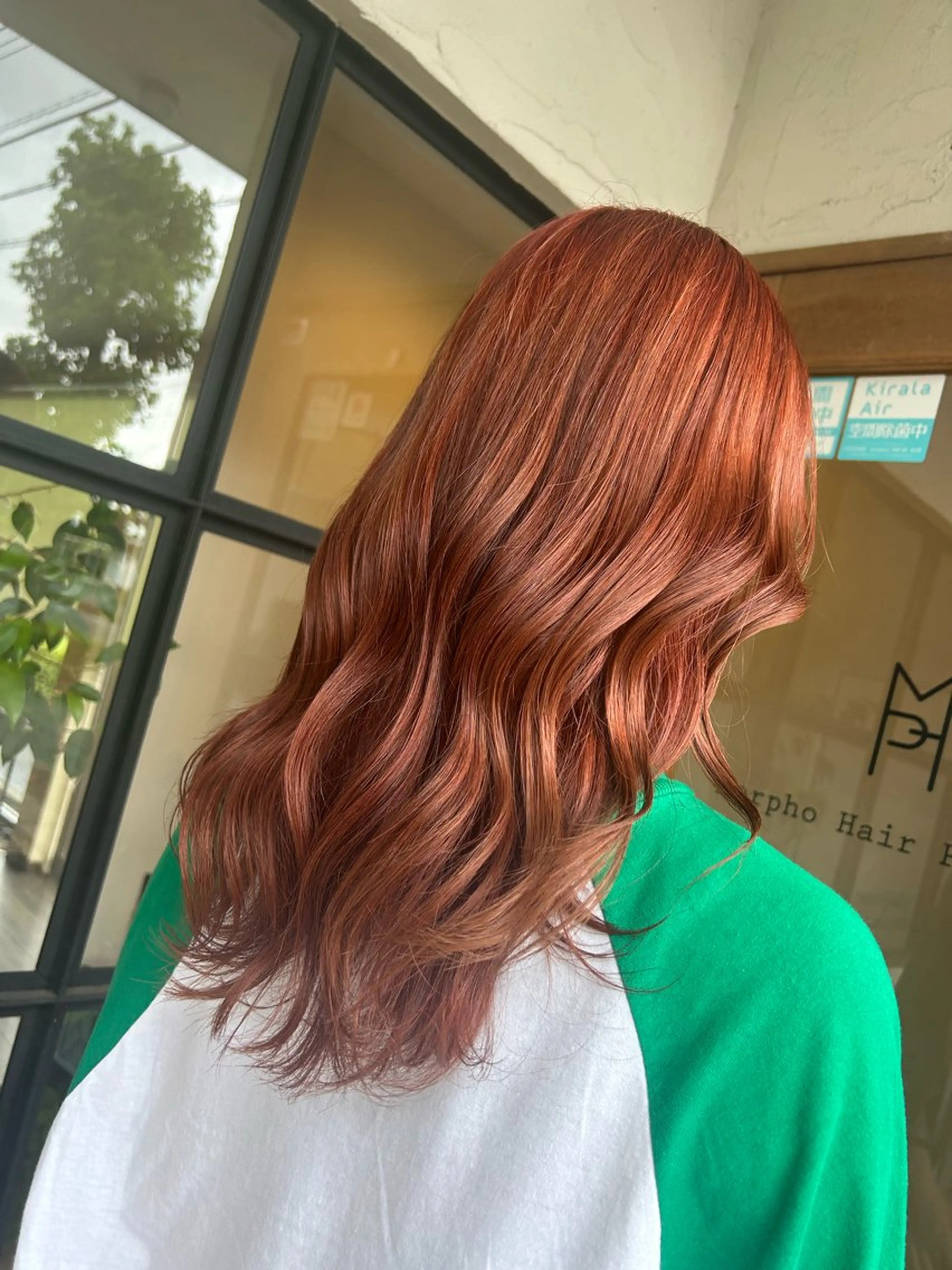 ロング カラー ブリーチ オレンジ カット ヘアカラー Morpho Hair Product所属・井上 花音のヘアスタイル