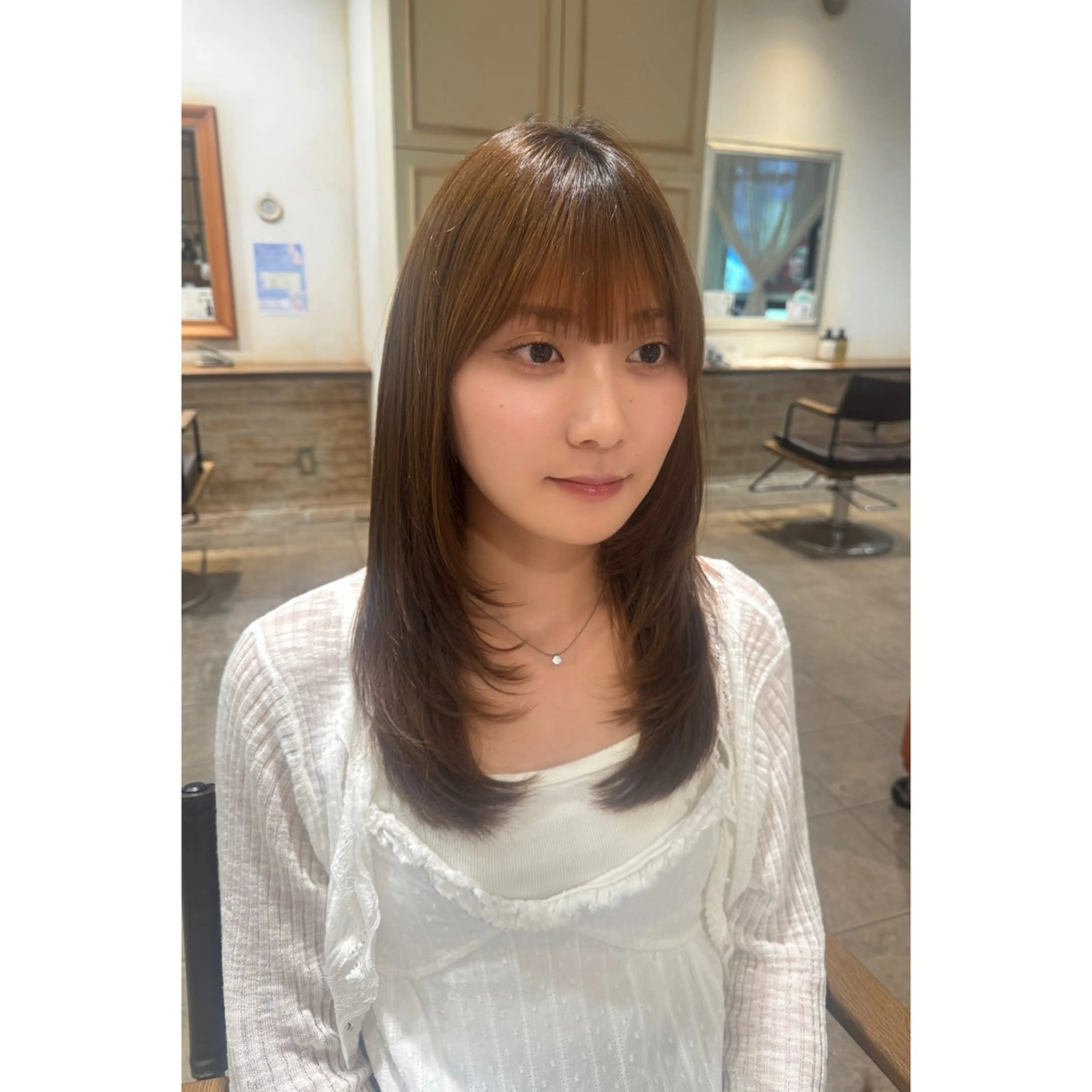 ミディアム 顔まわりレイヤー 顔周りカット レイヤーカット 🩰片川 真白🪽のヘアスタイル