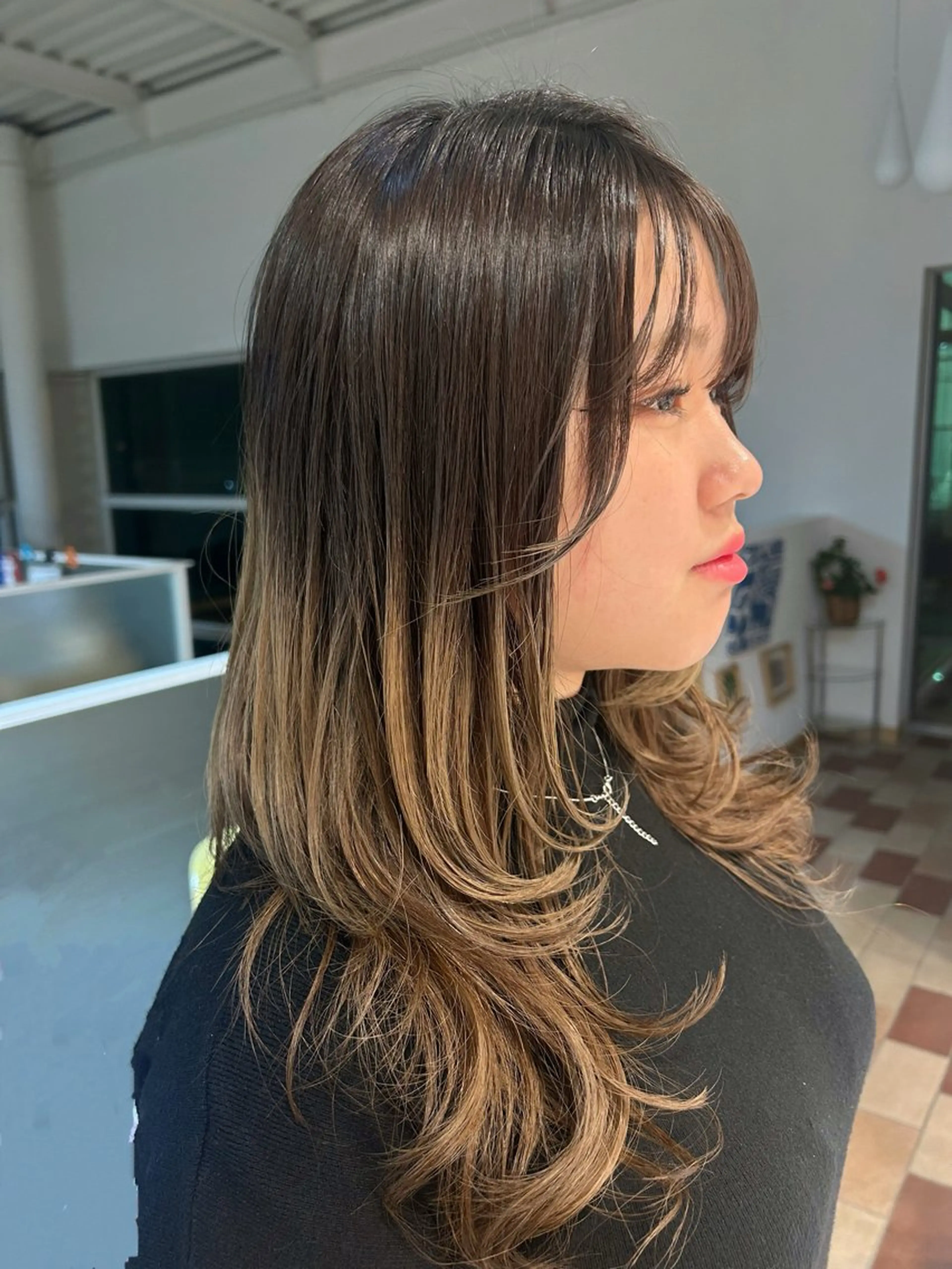 セミロング レイヤーカット I's PRISM所属・ササキ カノンのヘアスタイル