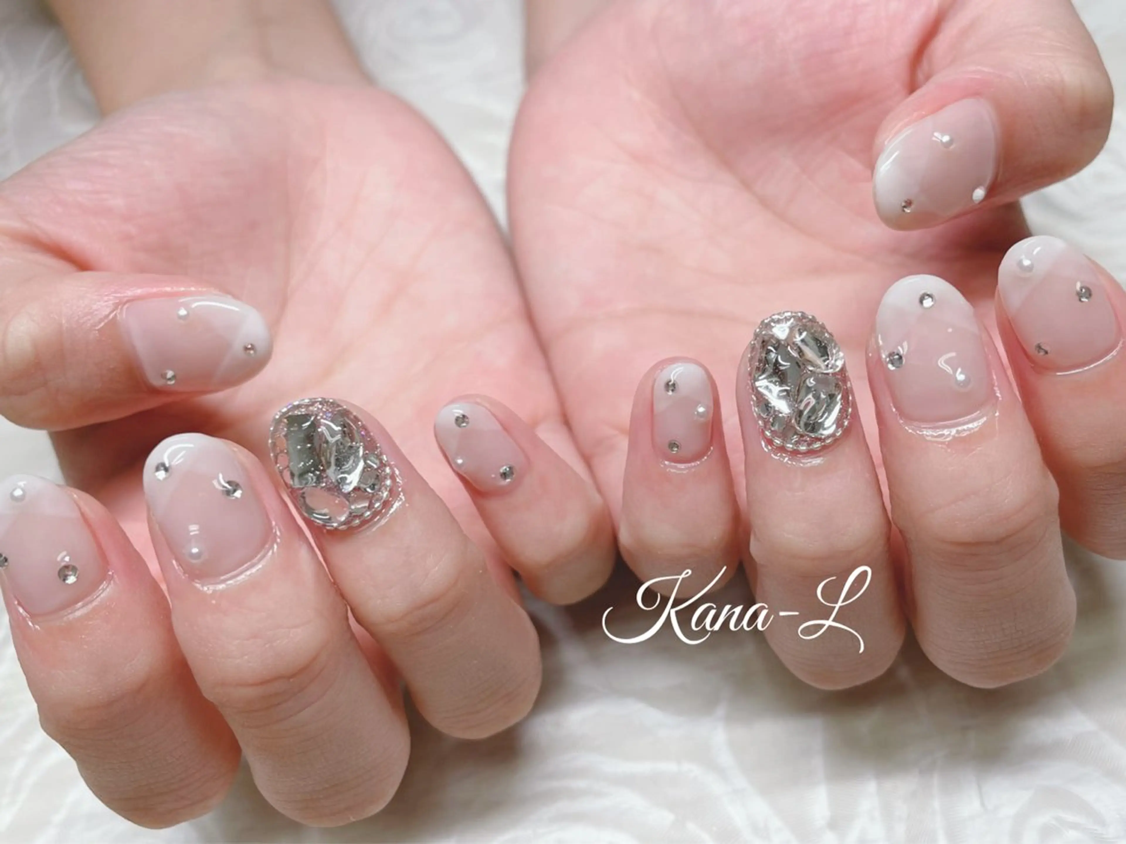 ネイル フレンチネイル ジェルネイル 韓国ネイル パラジェル ストーンネイル 芦辺 香奈のネイルデザイン