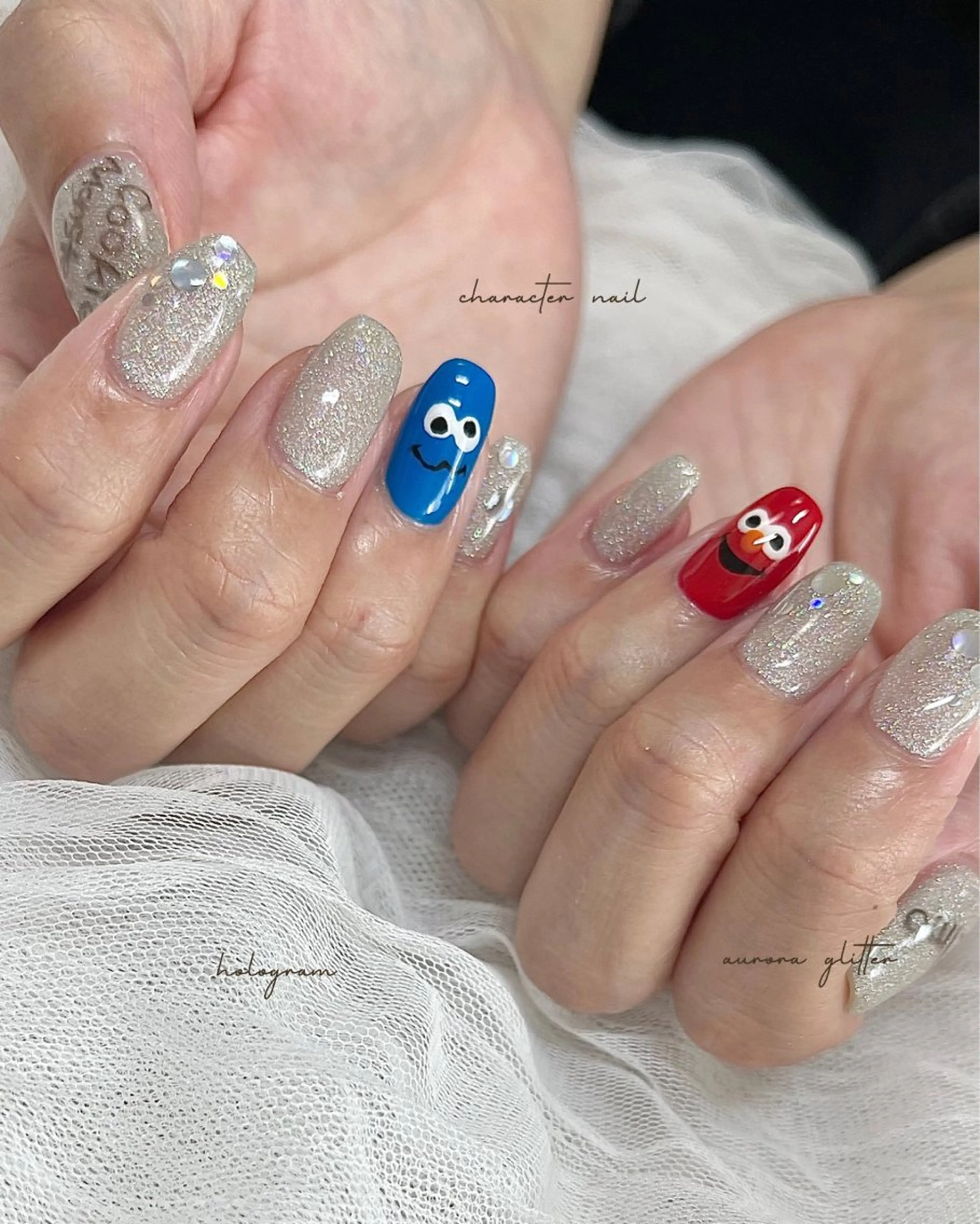 ネイル オーロラネイル キラキラネイル ラメ(グリッター) 持ち込み ホワイト nail salon slothのネイルデザイン