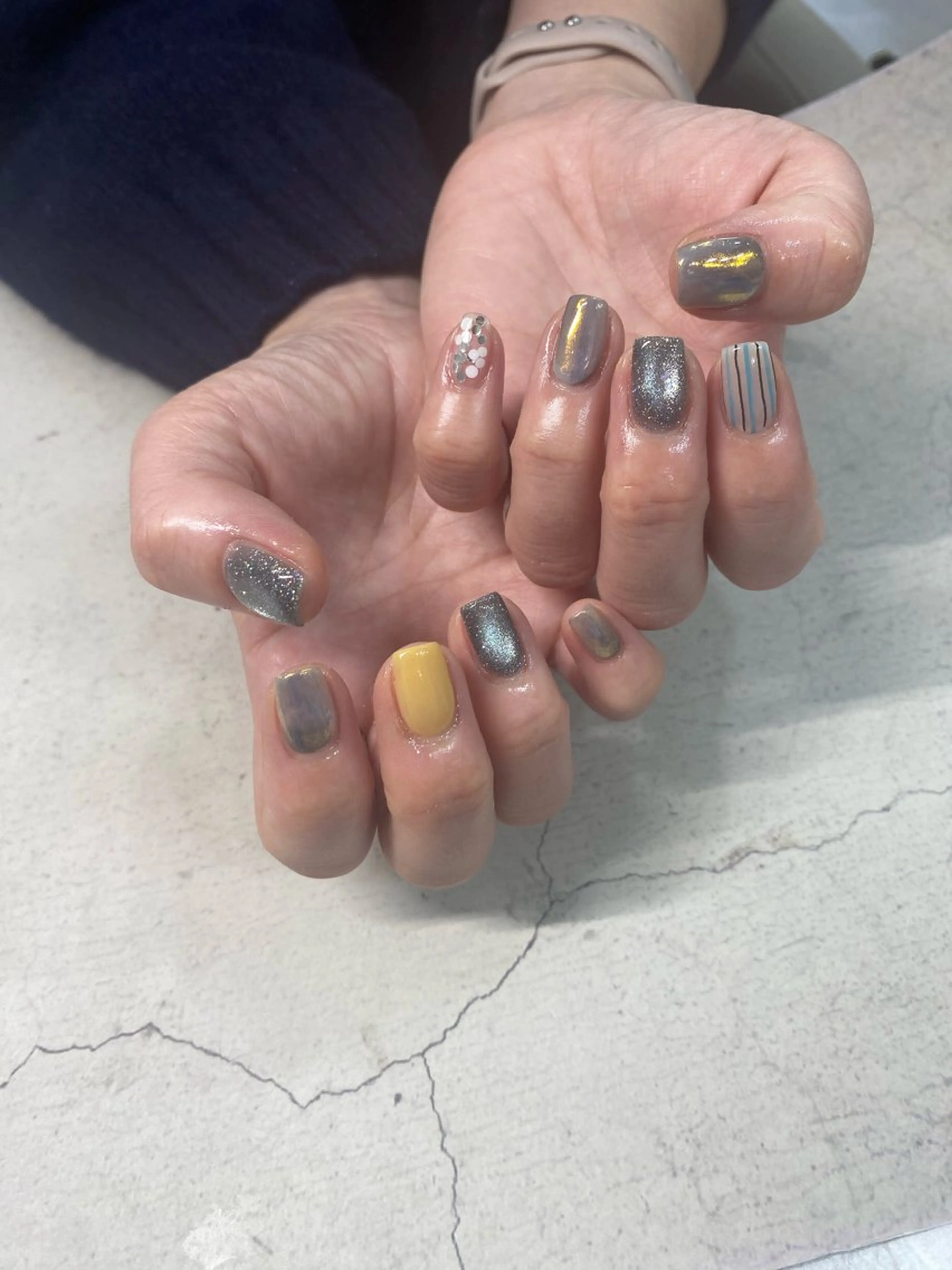 ネイル ブルー マグネットネイル ニュアンスネイル 春ネイル ハンドネイル Olive nail salon所属・kawaguchi yukiのネイルデザイン