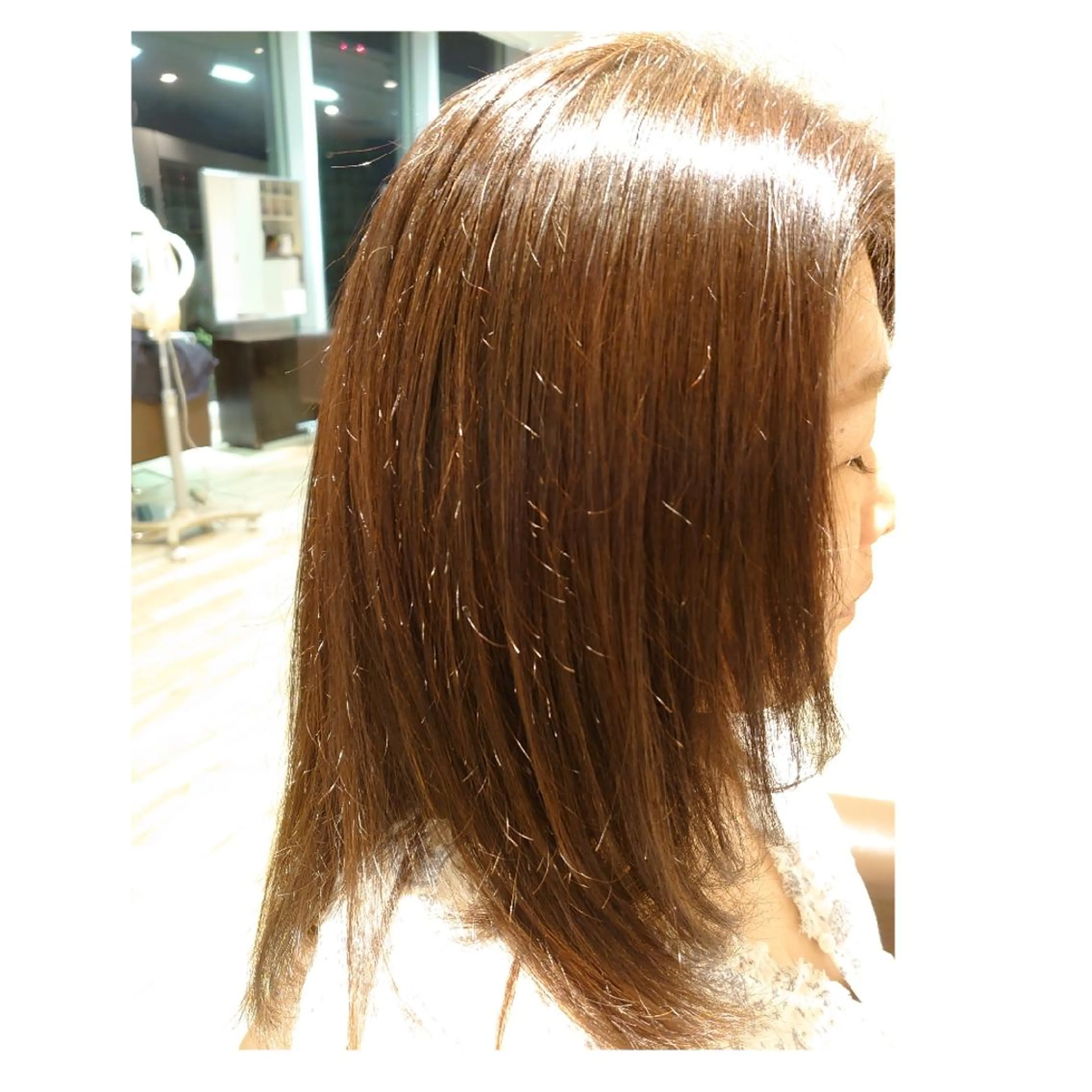 セミロング 顔周りカット レイヤーカット xxxy's color flip所属・天願 ゆかのヘアスタイル