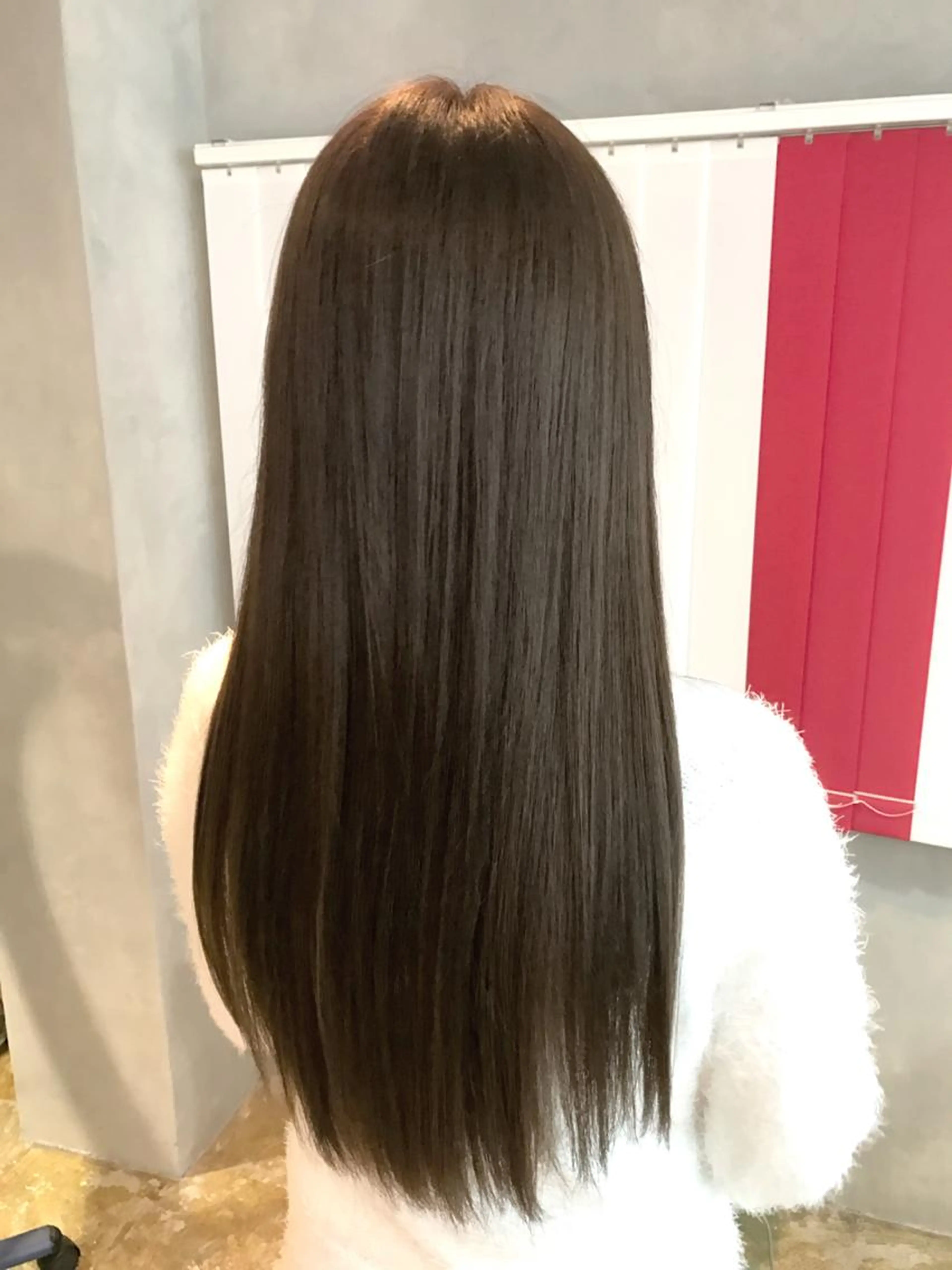 🌈圧倒的な艶髪へ🌈デザインカット＋プレミアムイルミナカラーの写真