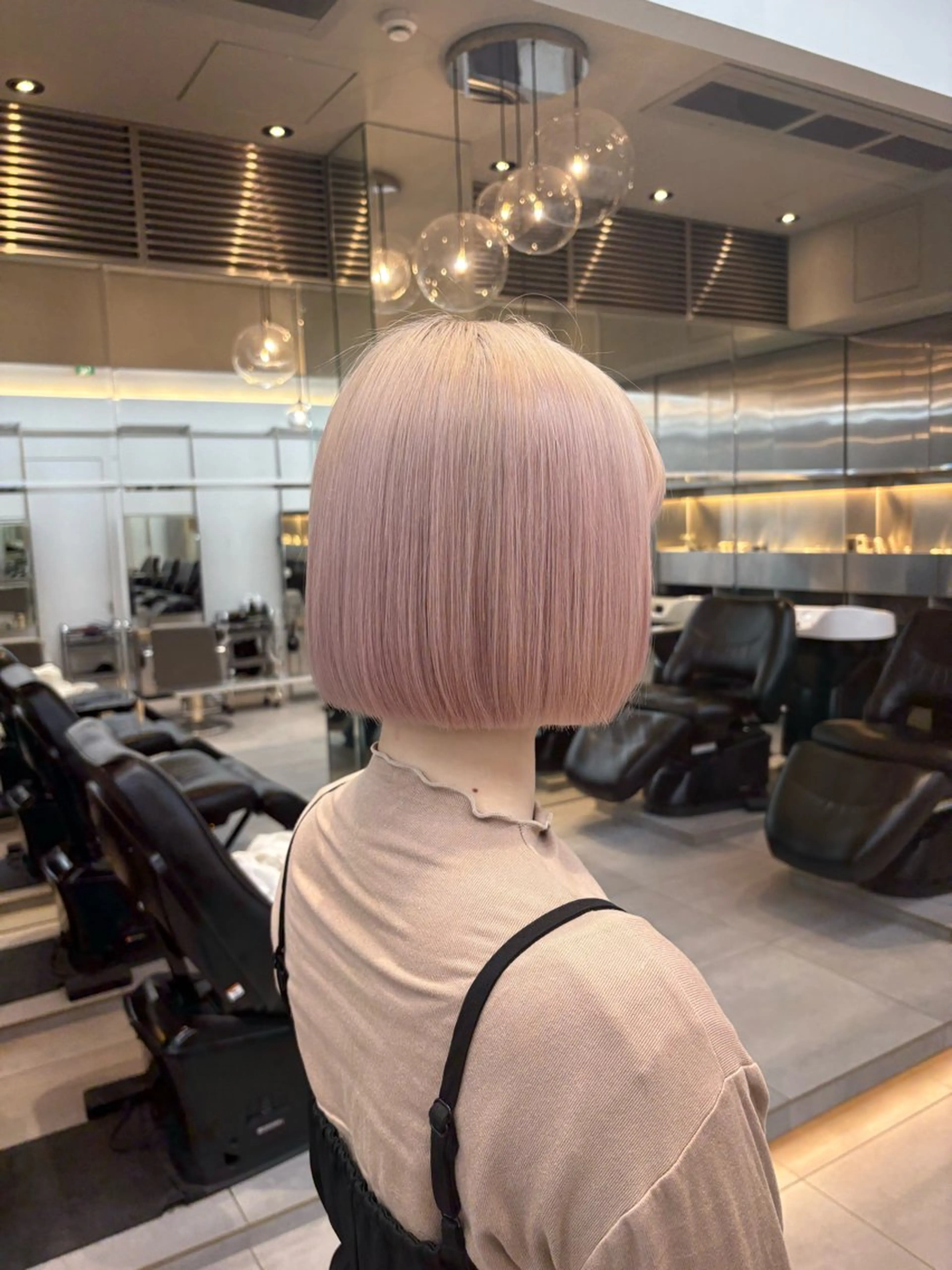 ショート カット nok所属・レイヤー/ベージュ/ どますず🌺のヘアスタイル