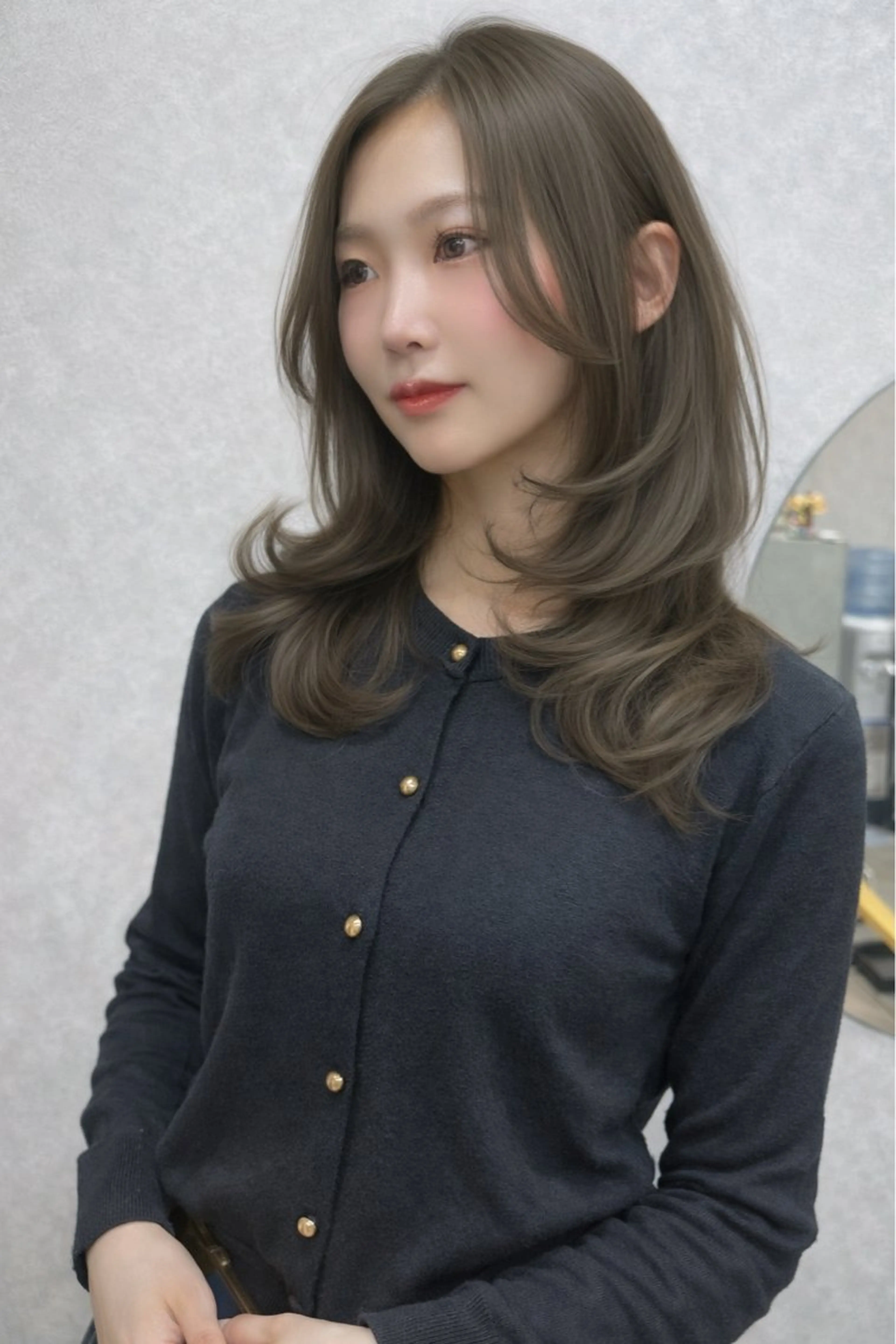 ロング カラー ベージュカラー オリーブベージュ レイヤーカット AIRI layer cut hairのヘアスタイル