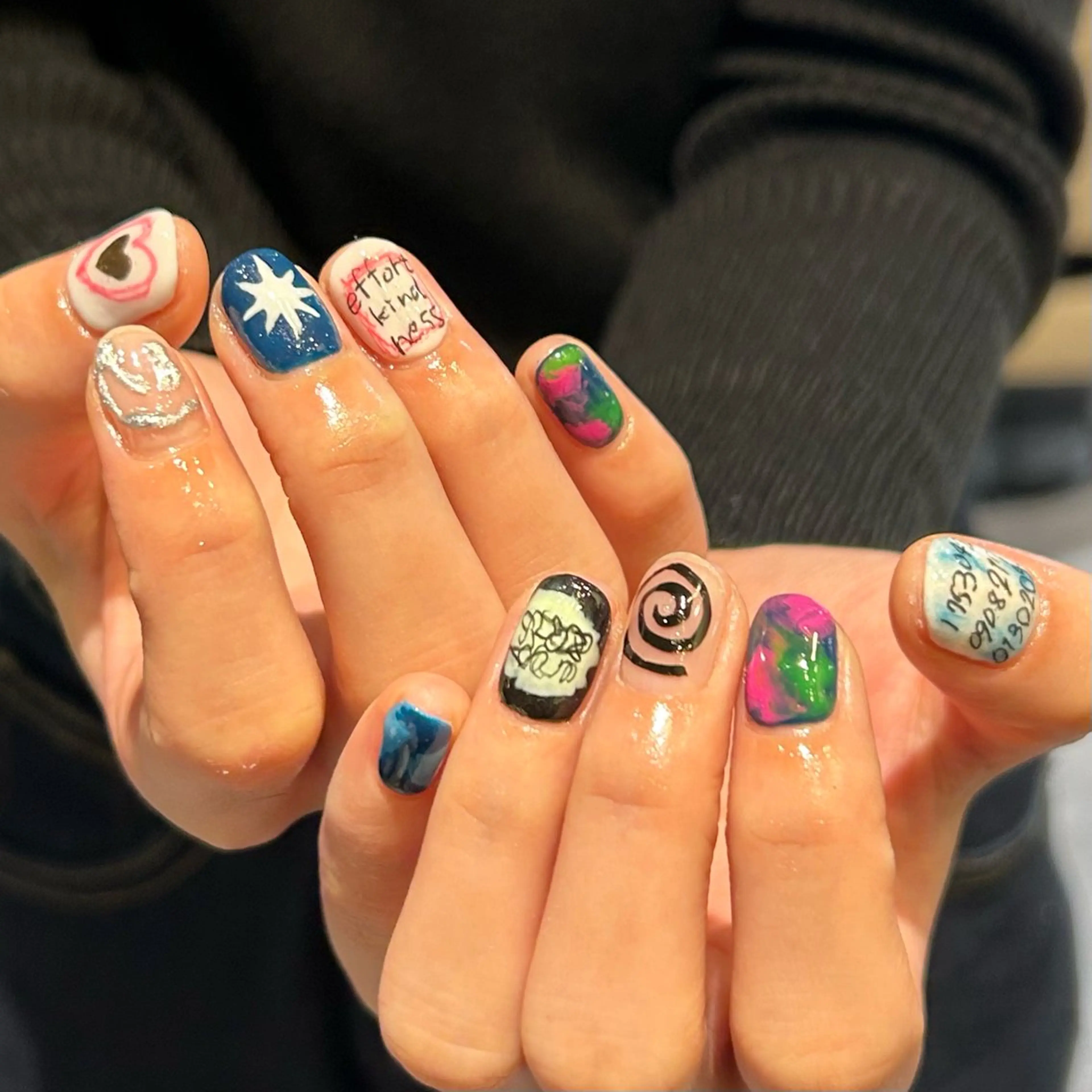 ネイル ハンドネイル ハンドケア 個性派ネイル シノのネイルデザイン