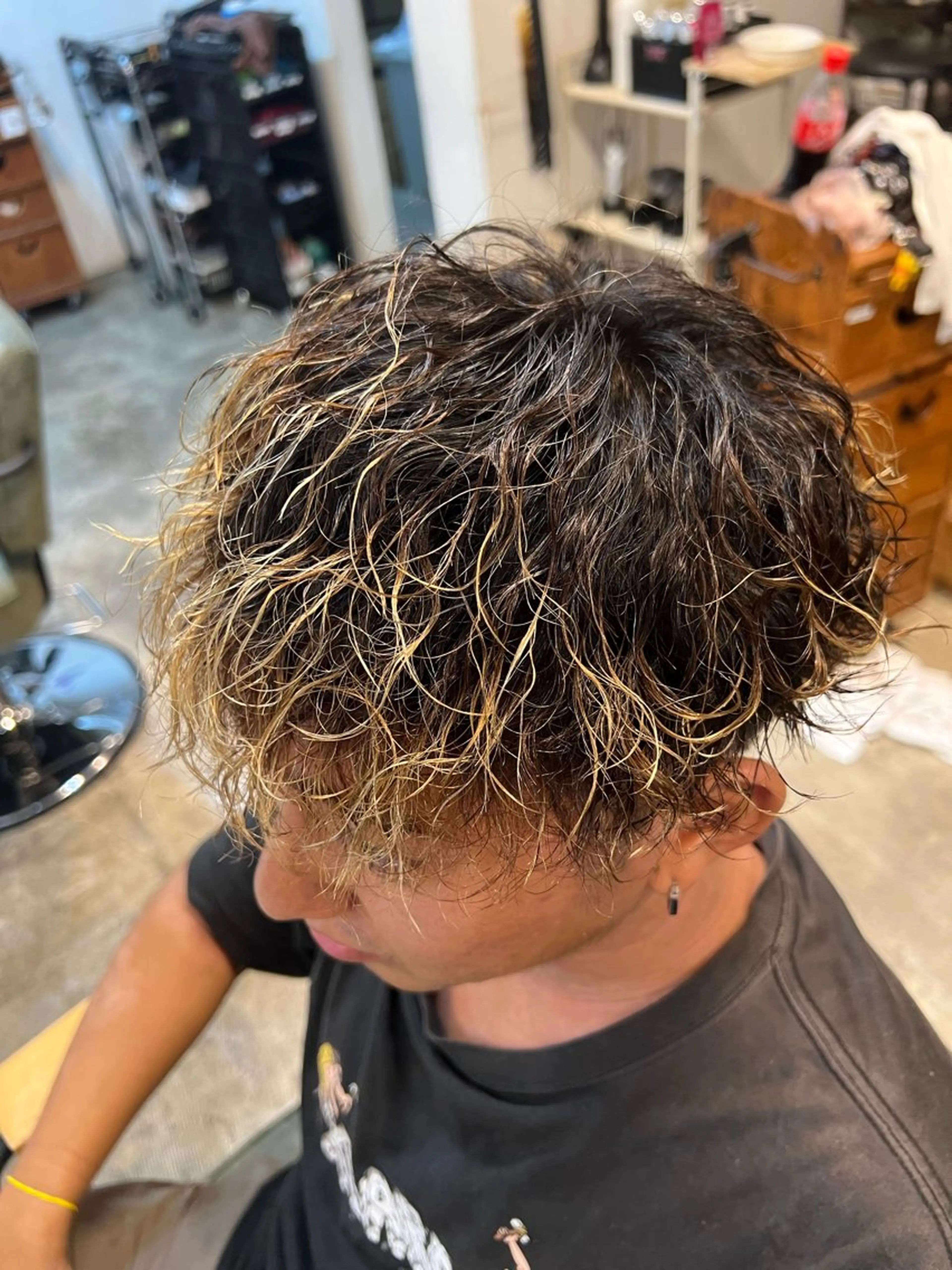 パーマ メンズ ハイトーンカラー 坂本 翼のヘアスタイル