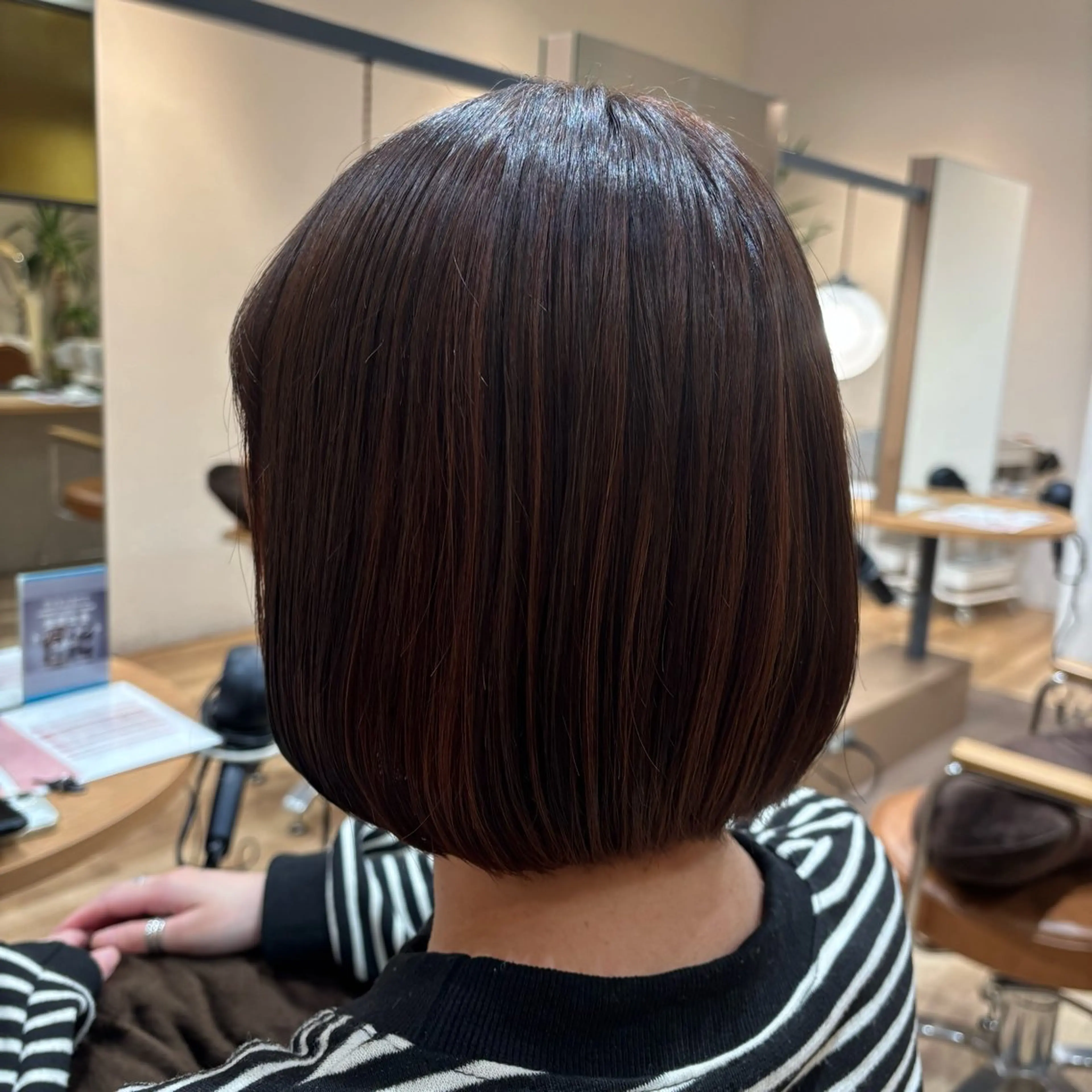 ショート ボブ 小西 七菜子のヘアスタイル