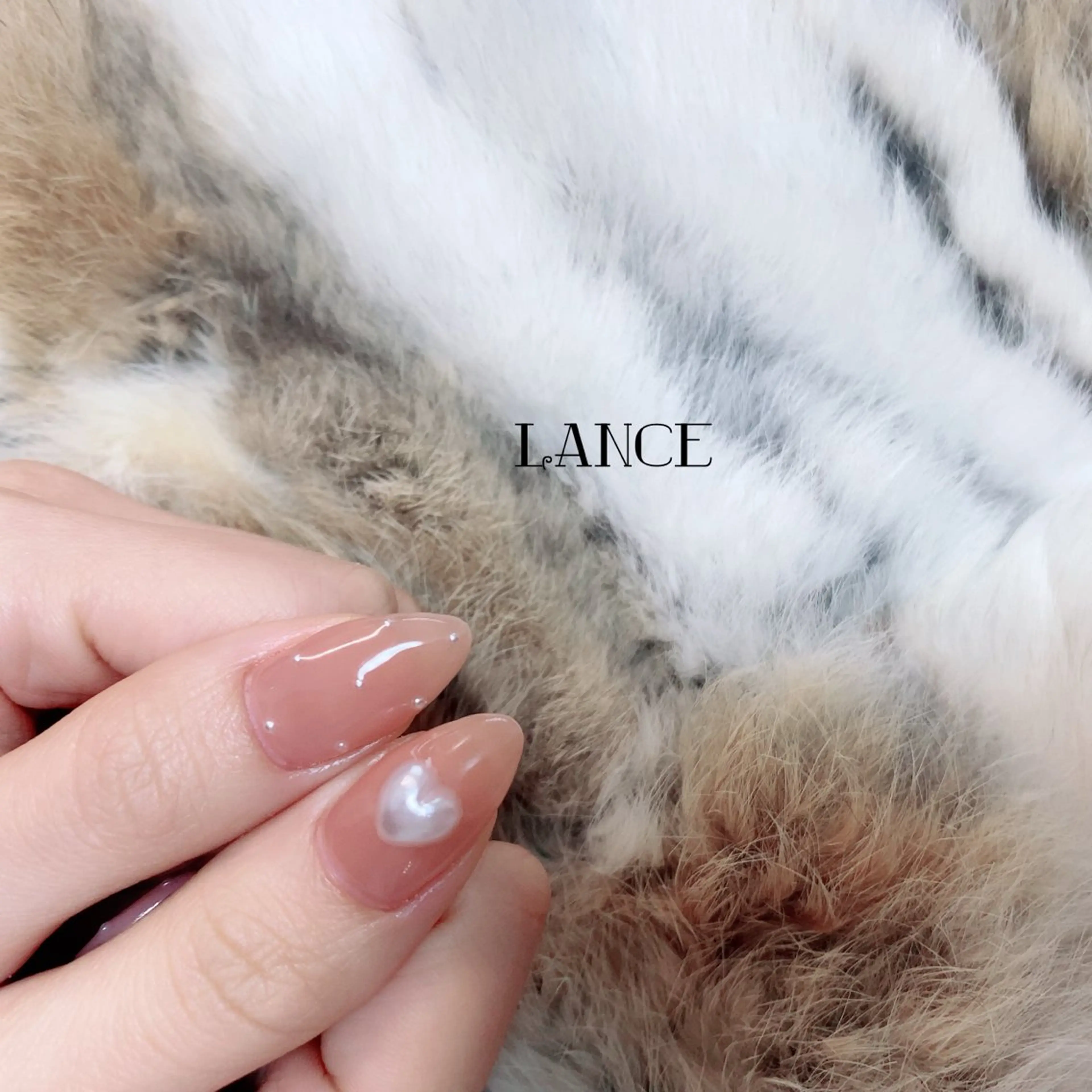 ネイル オーロラネイル フレンチネイル キラキラネイル ニュアンスネイル ピンク ハンドネイル Lance nailのネイルデザイン