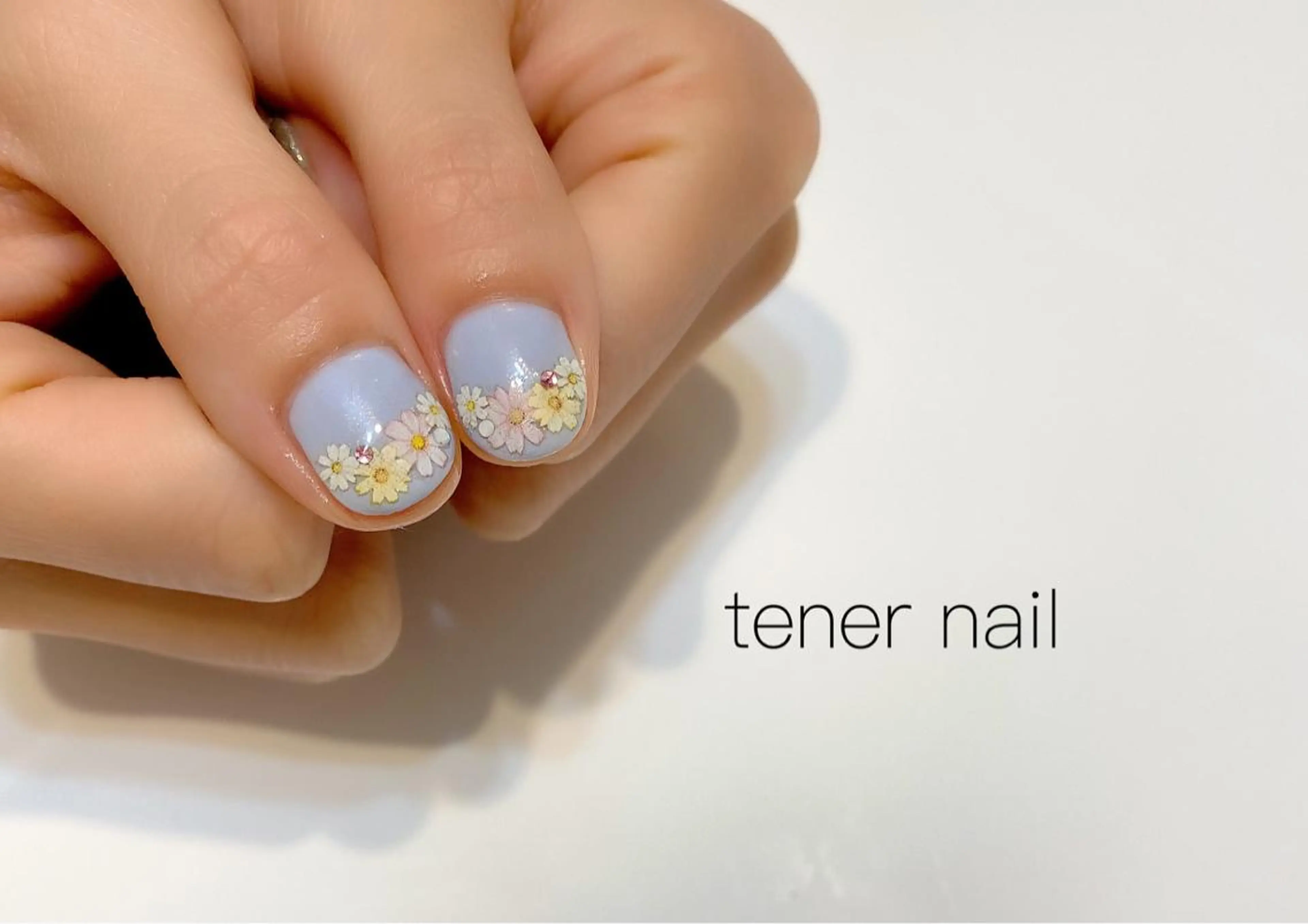 ネイル フラワーネイル フレンチネイル tener  nail  テネルネイル所属・テネルネイル tener nailのネイルデザイン