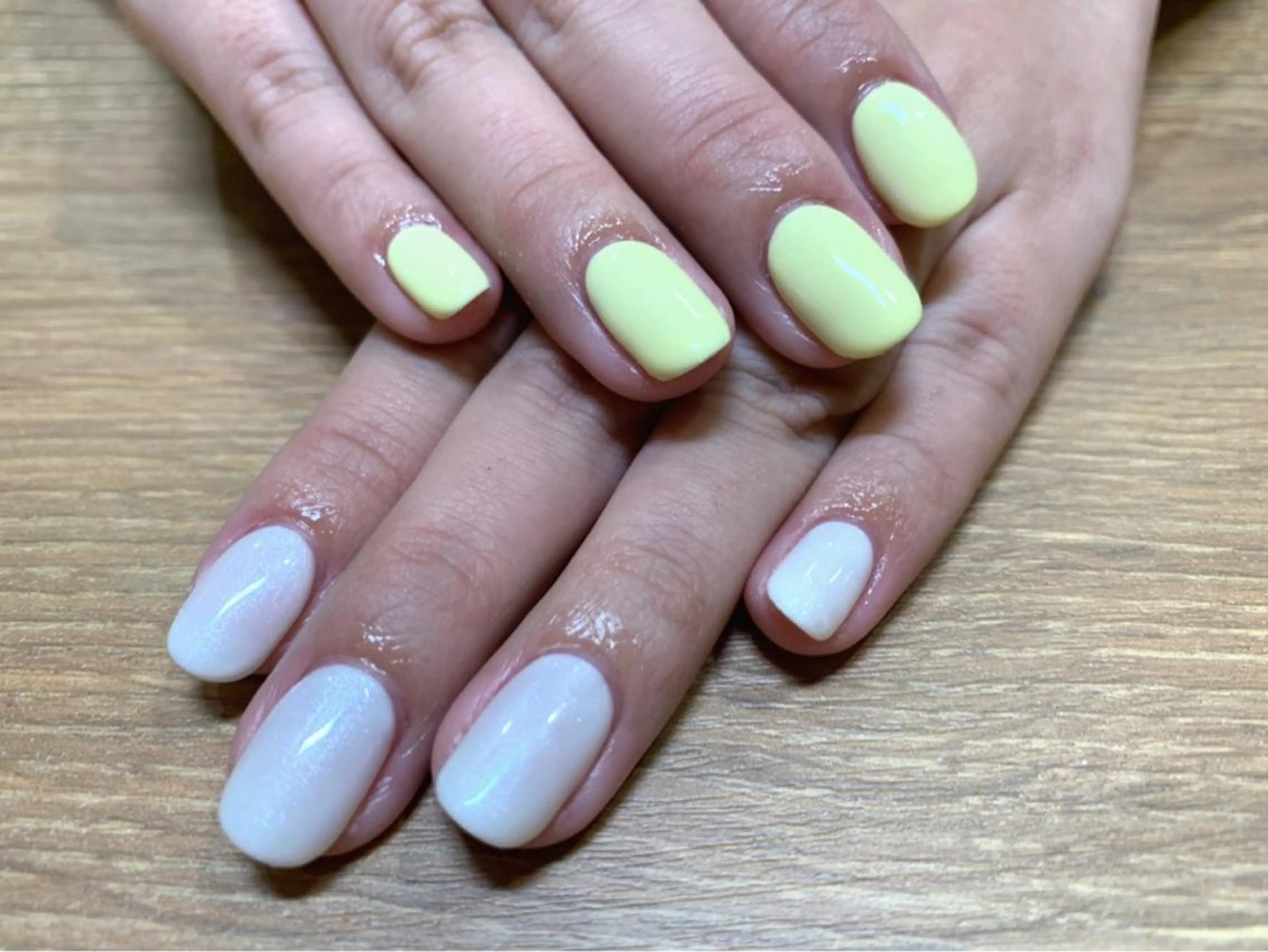 ネイル charme所属・. SHIORIのネイルデザイン