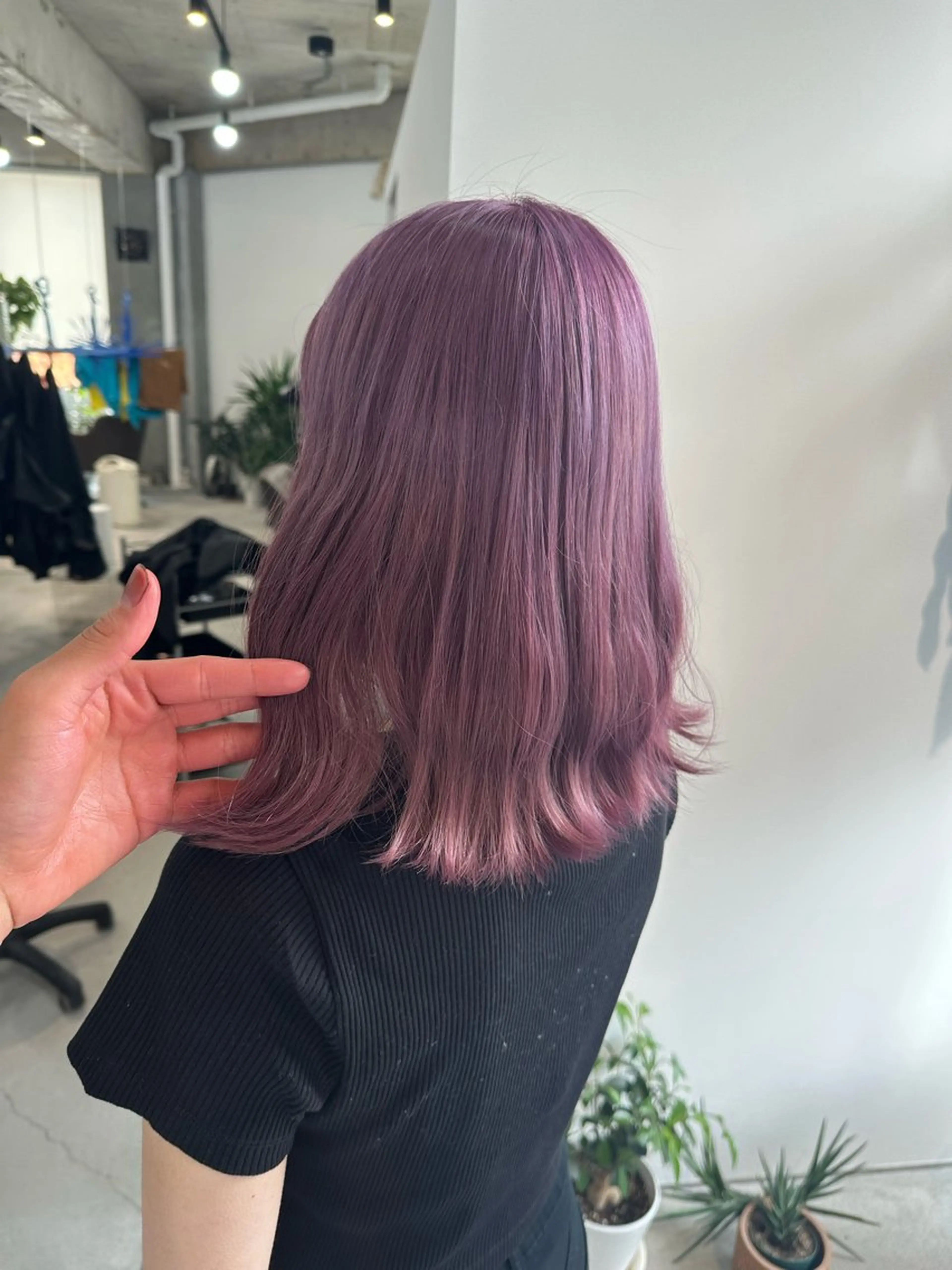 ミディアム カラー ブリーチ ピンクカラー ピンクパープル パープルカラー カット ヘアカラー カイリ /レイヤーカットのヘアスタイル