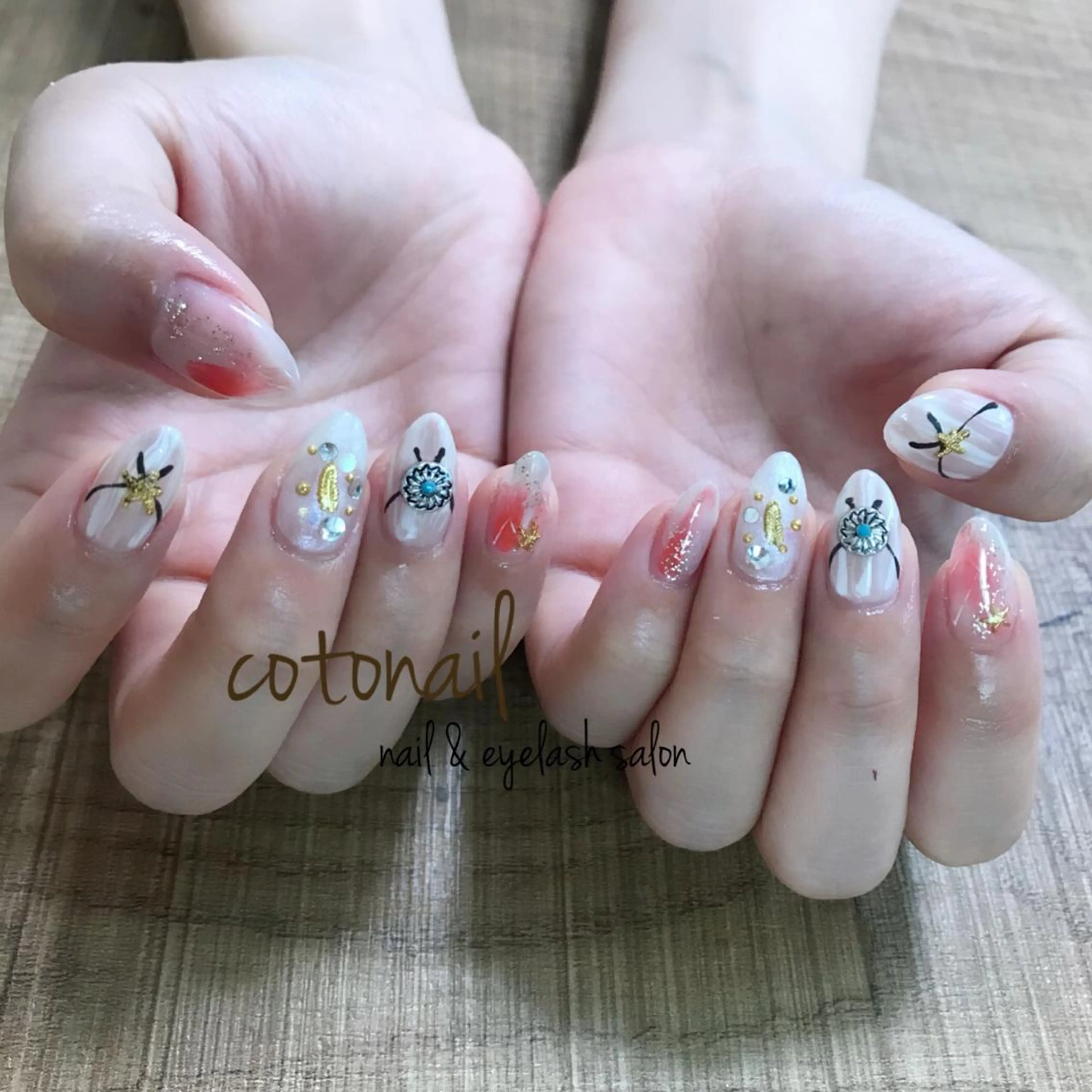 セミロング ネイル アートネイル ハンドネイル ツメトマツゲ .のネイルデザイン