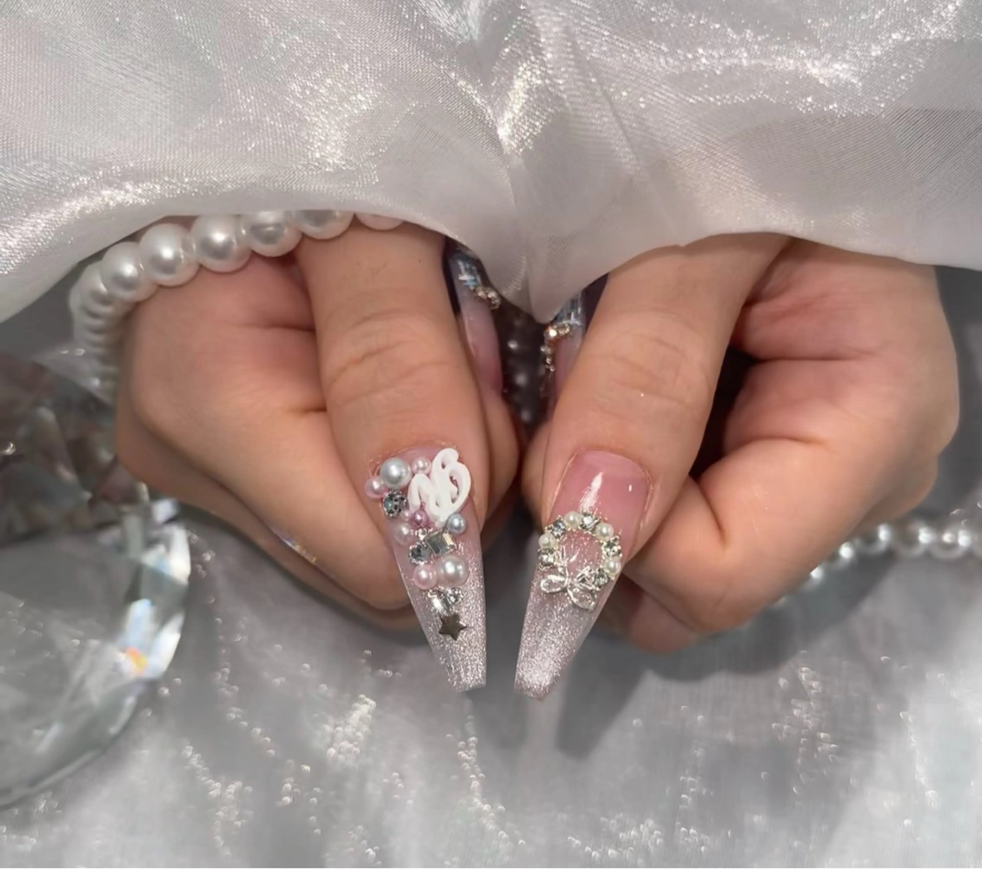 ネイル オーロラネイル クリアネイル 成人式 フラッシュネイル ジェルネイル ハンドネイル Amee Nailsalonのネイルデザイン