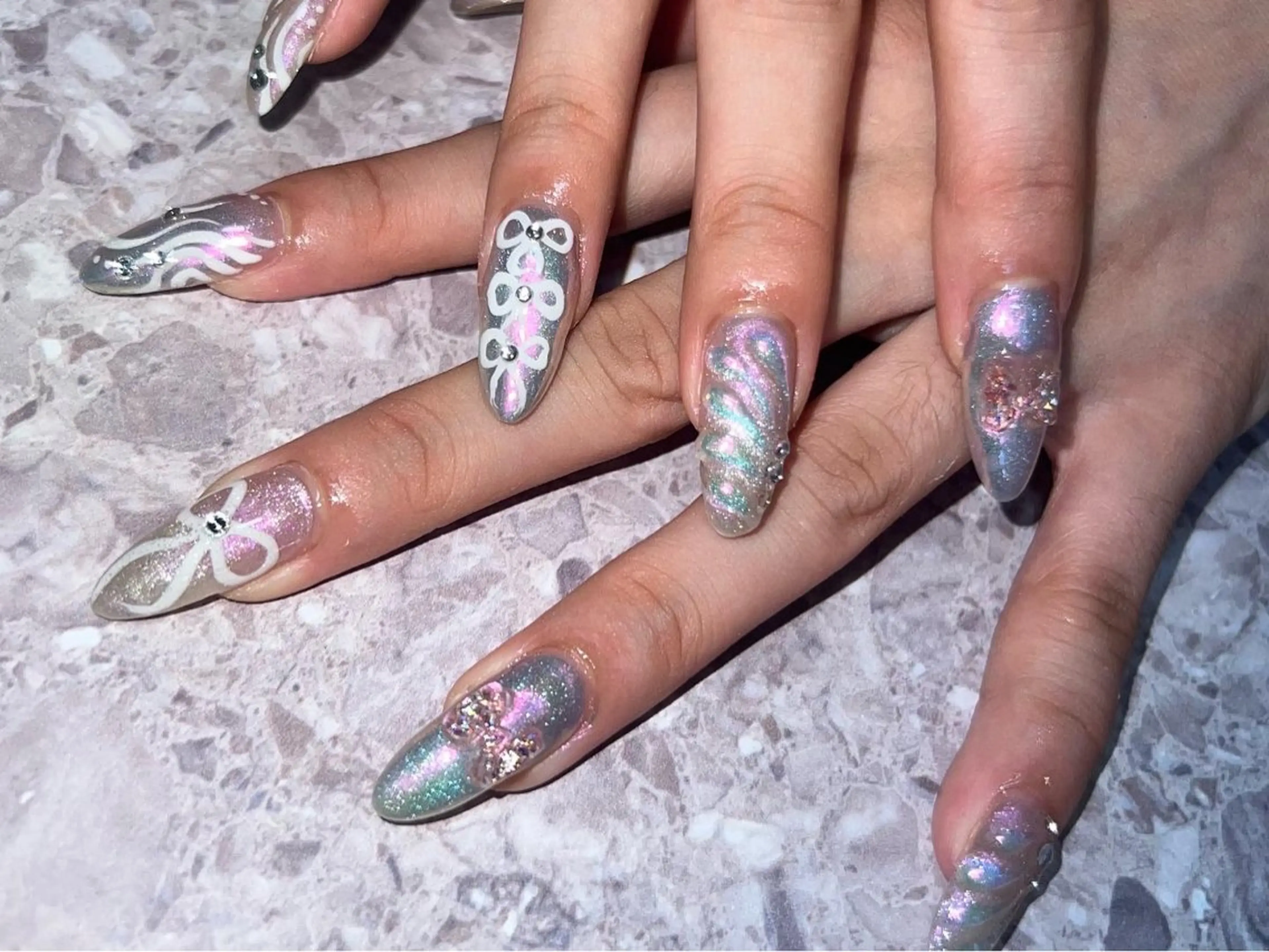 セミロング ONIKA Nail 青山通り店所属・ONIKA Nail 表参道A4徒歩2分のネイルデザイン